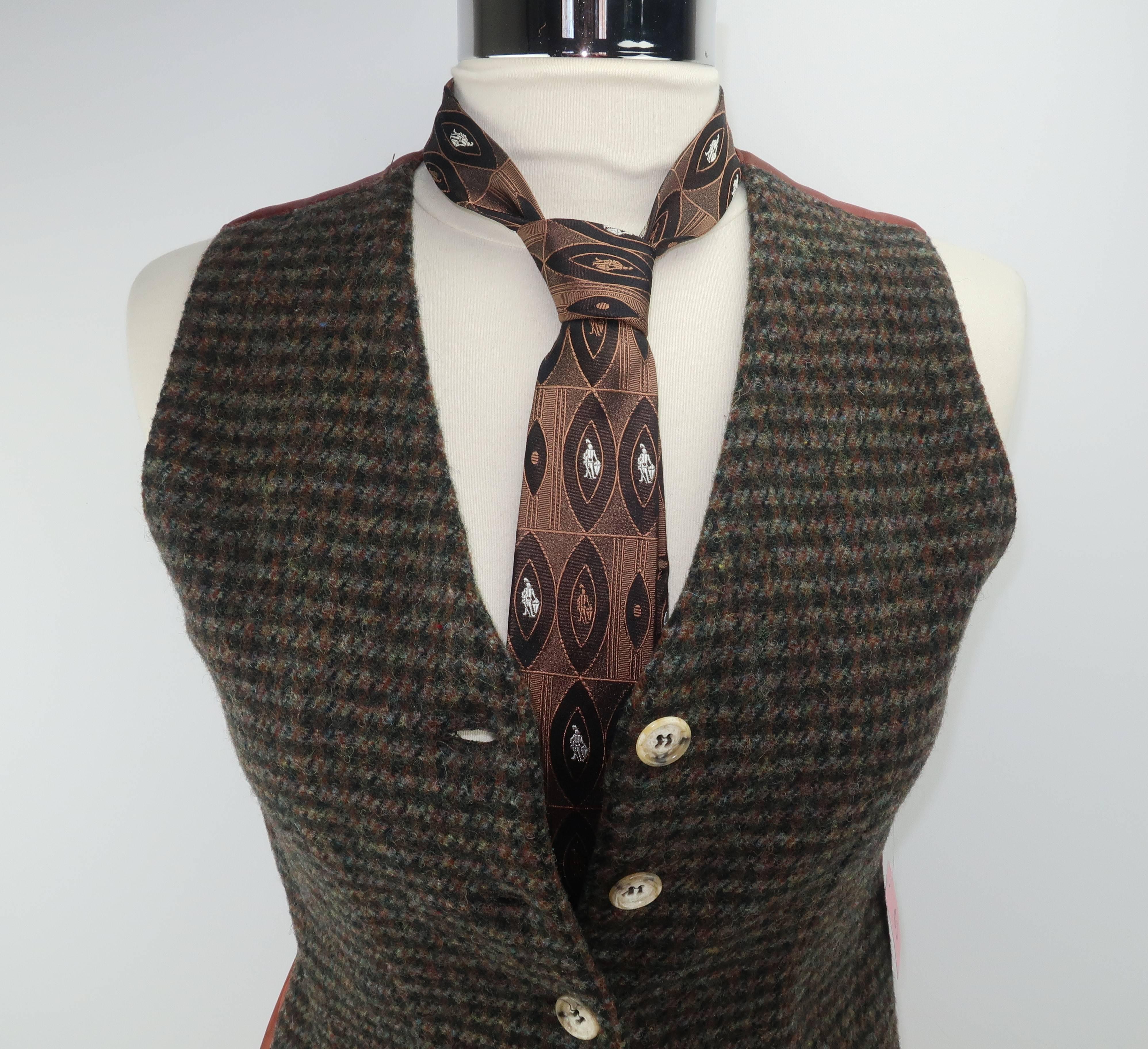 1950’s Men’s Skinny Brown Silk Necktie With Knight Motif 3