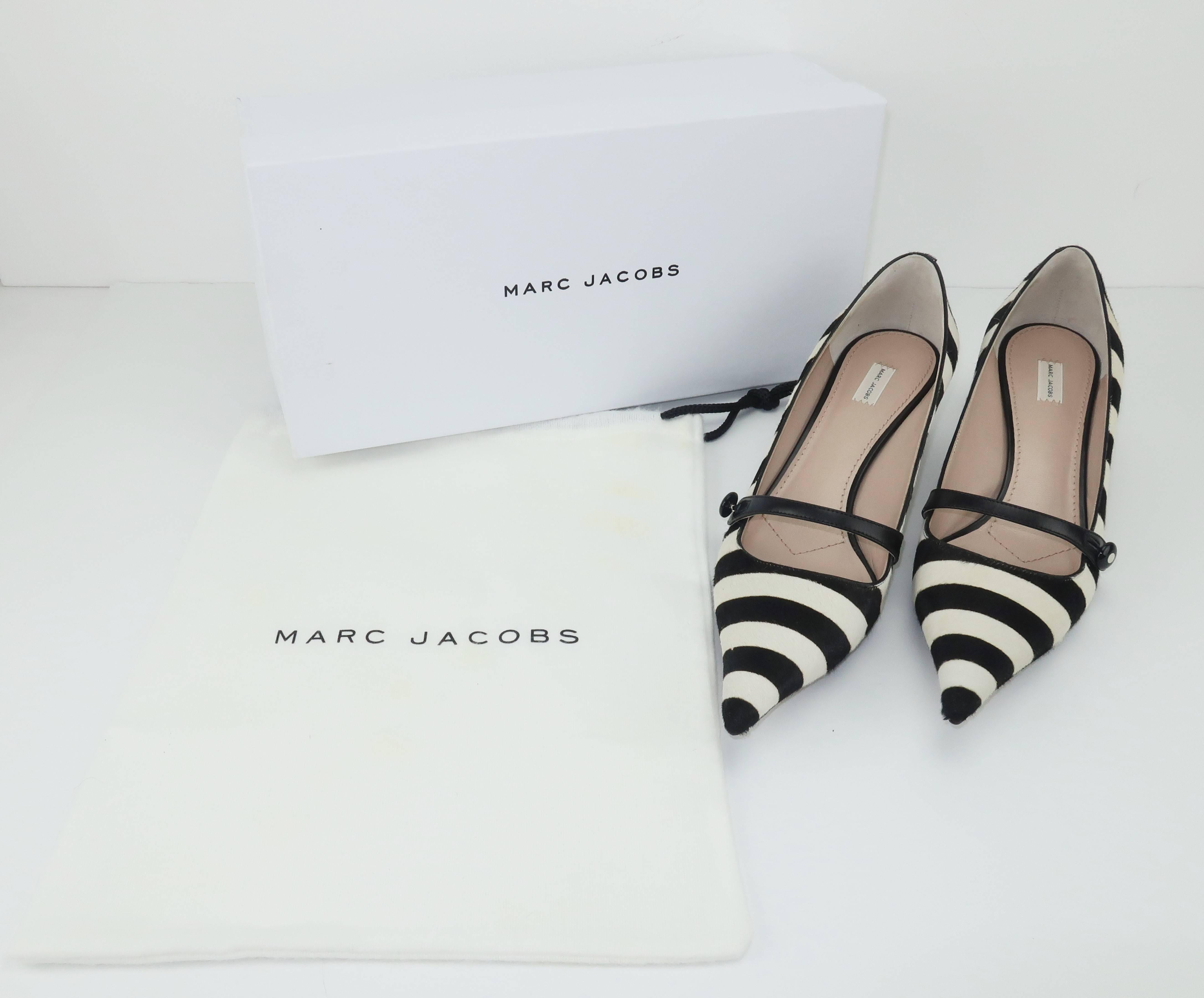 Marc Jacobs Spitze Zehe gestreifte Schuhe aus Pony von Marc Jacobs im Angebot 4
