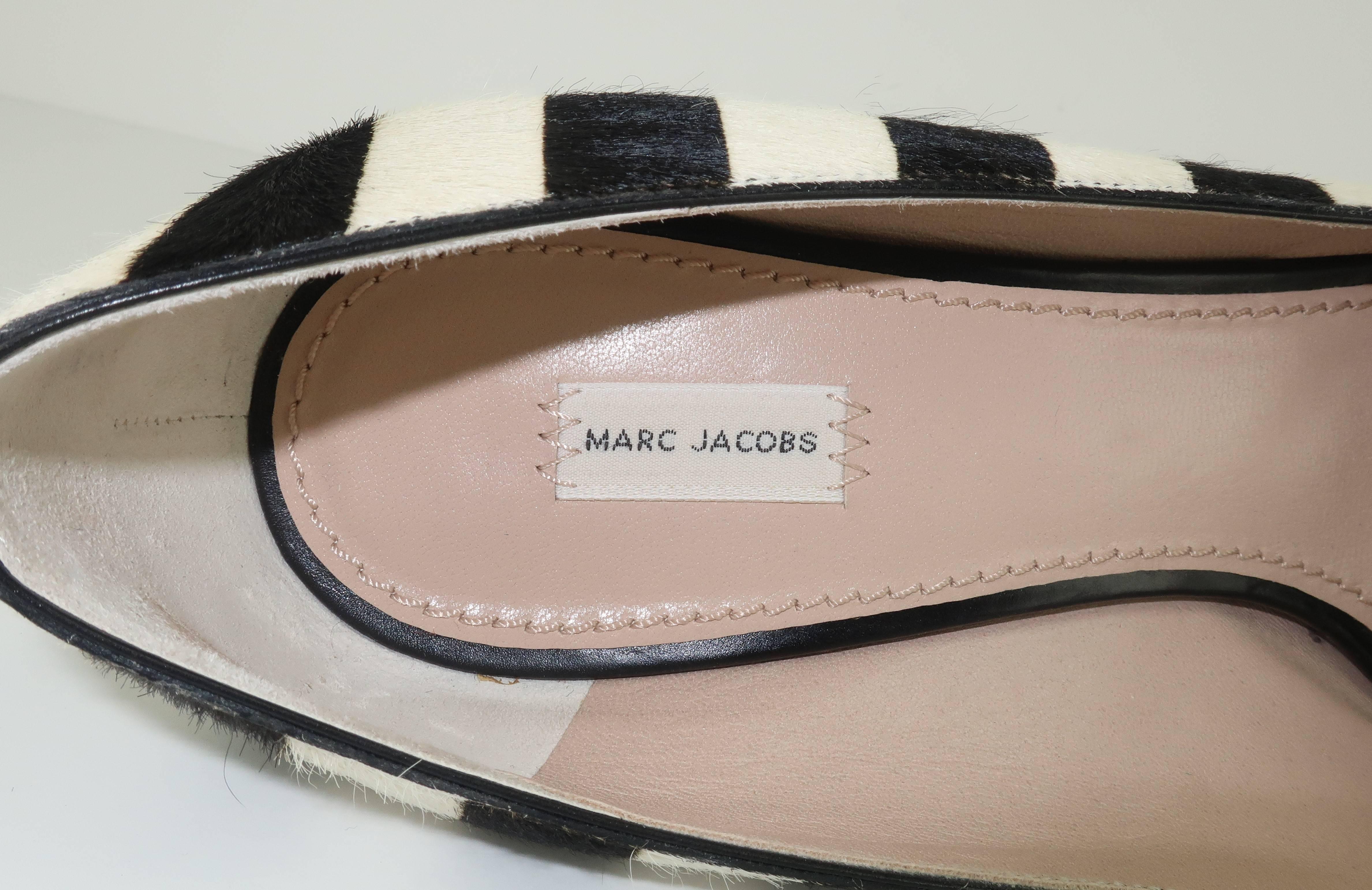 Marc Jacobs Pointy Toe Mary Jane Pony Striped Shoes In Excellent Condition For Sale In Atlanta, GA
