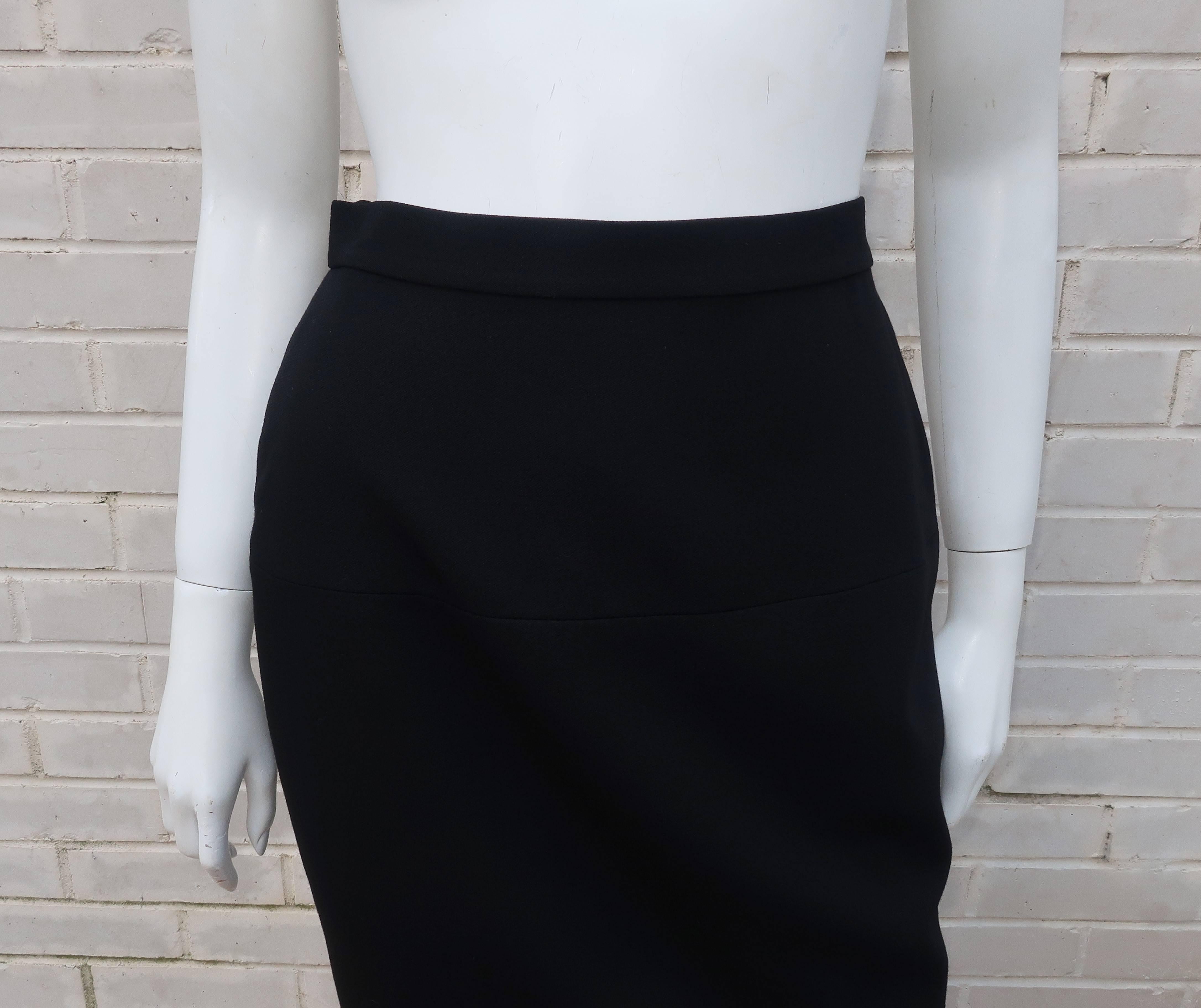 C.1990 Chanel Classic Black Skirt With Gold Logo Button In Excellent Condition In Atlanta, GA