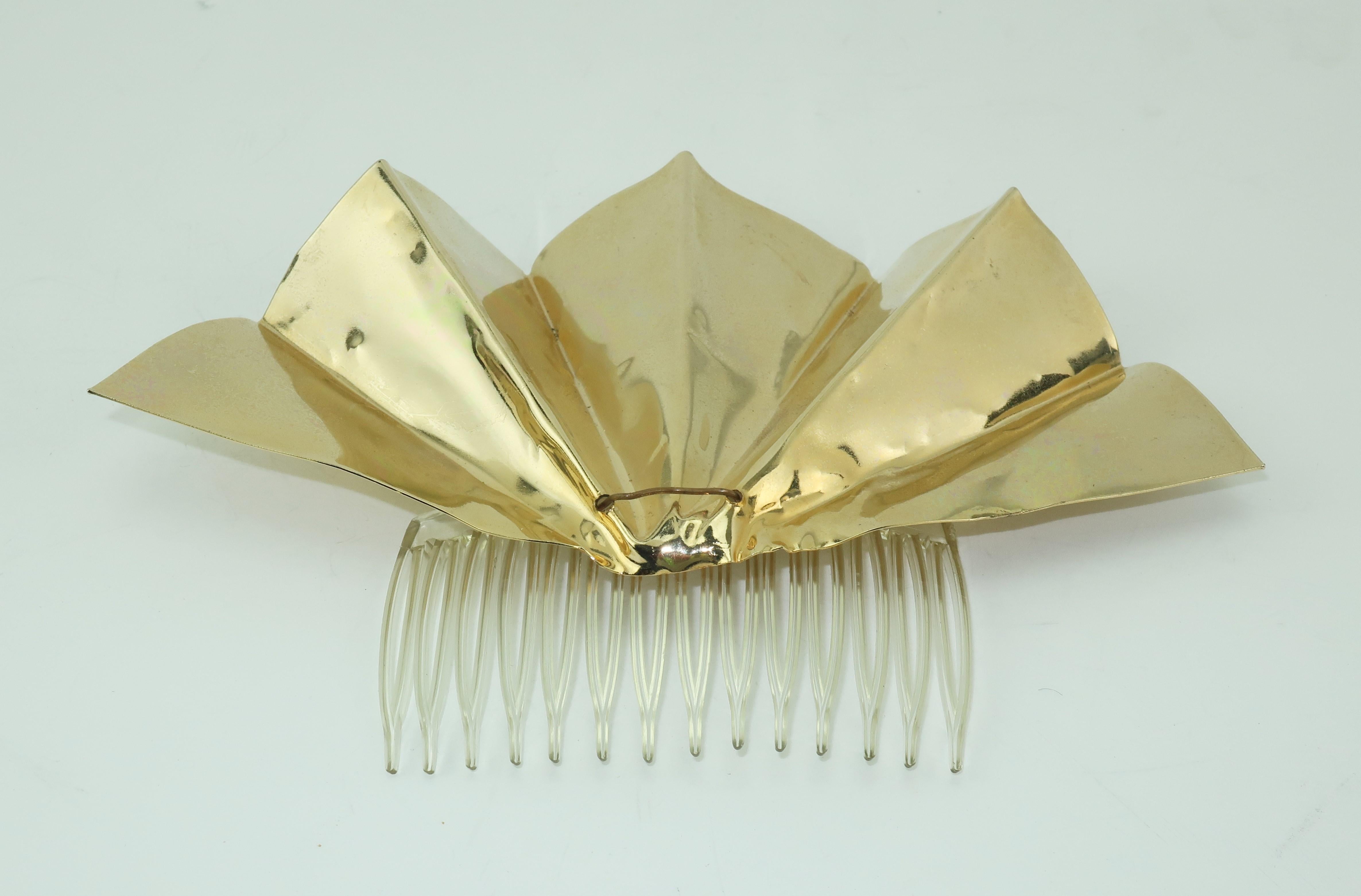 Sculptural 1970’s Lee Menichetti Brass Fan Hair Ornament In Good Condition In Atlanta, GA