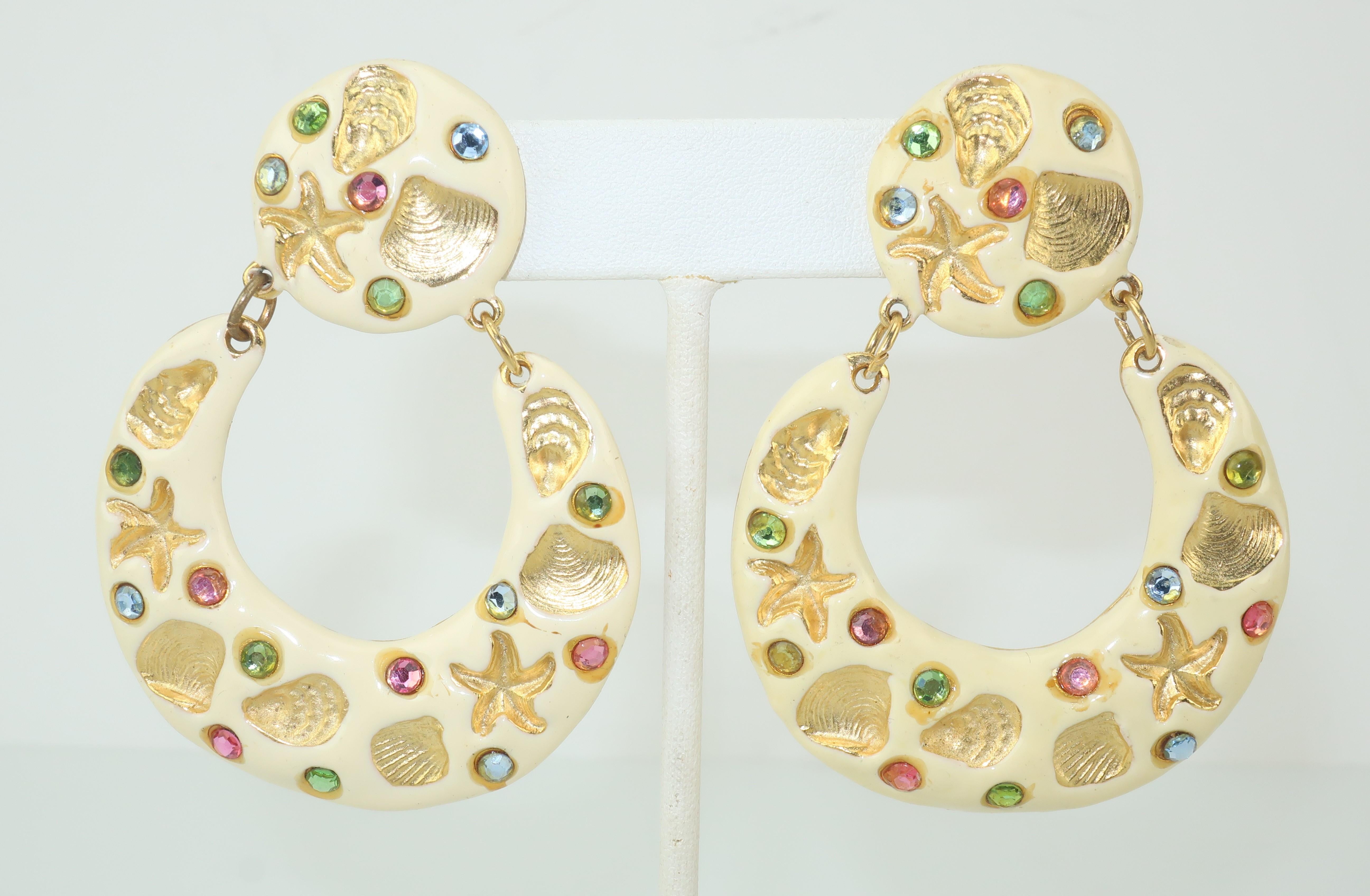 1970’s Gem-Craft Enameled Earrings With Shell & Starfish Motif In Good Condition In Atlanta, GA