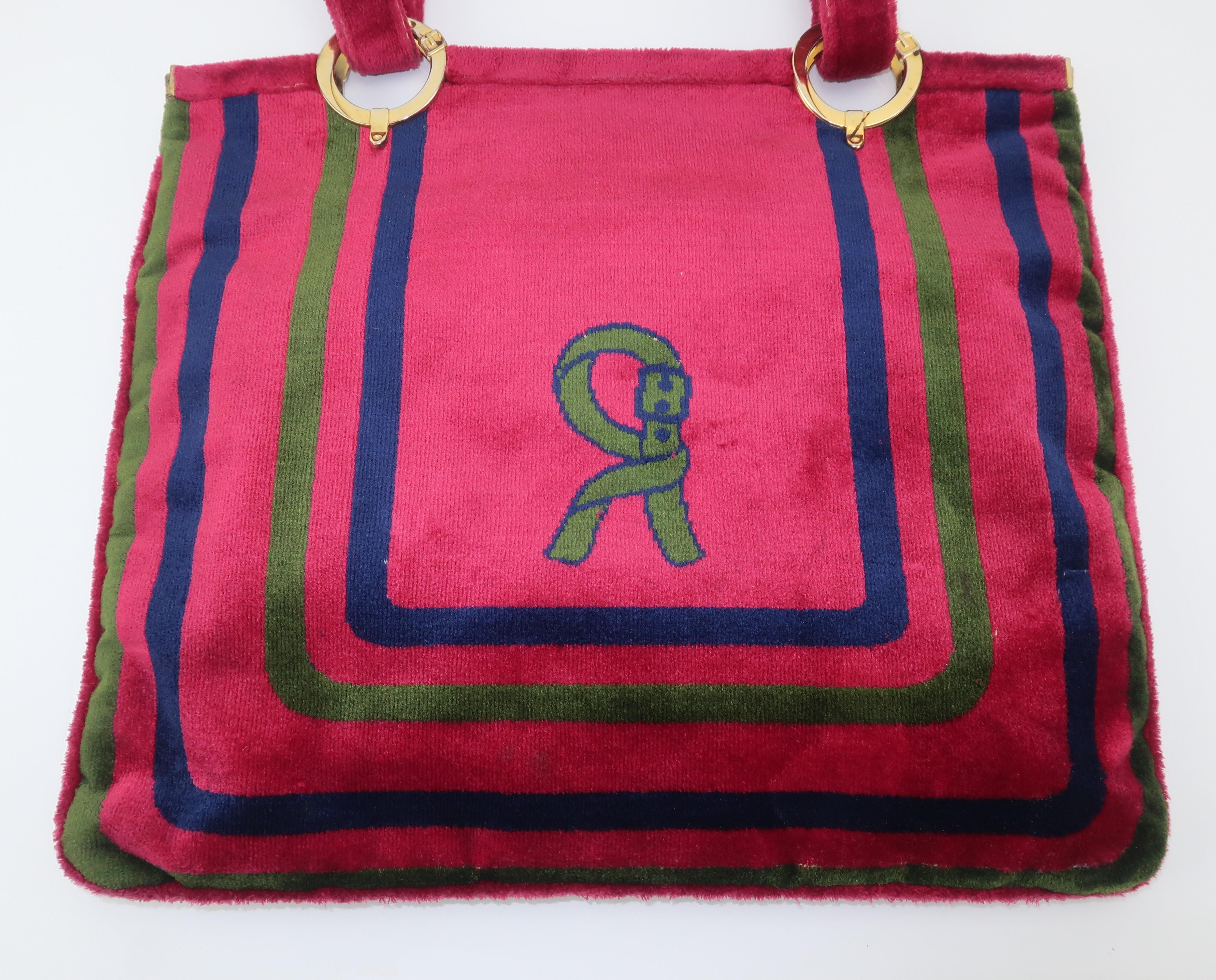 1960's Roberta Di Camerino Velvet Convertible Strap Logo Handbag In Good Condition In Atlanta, GA