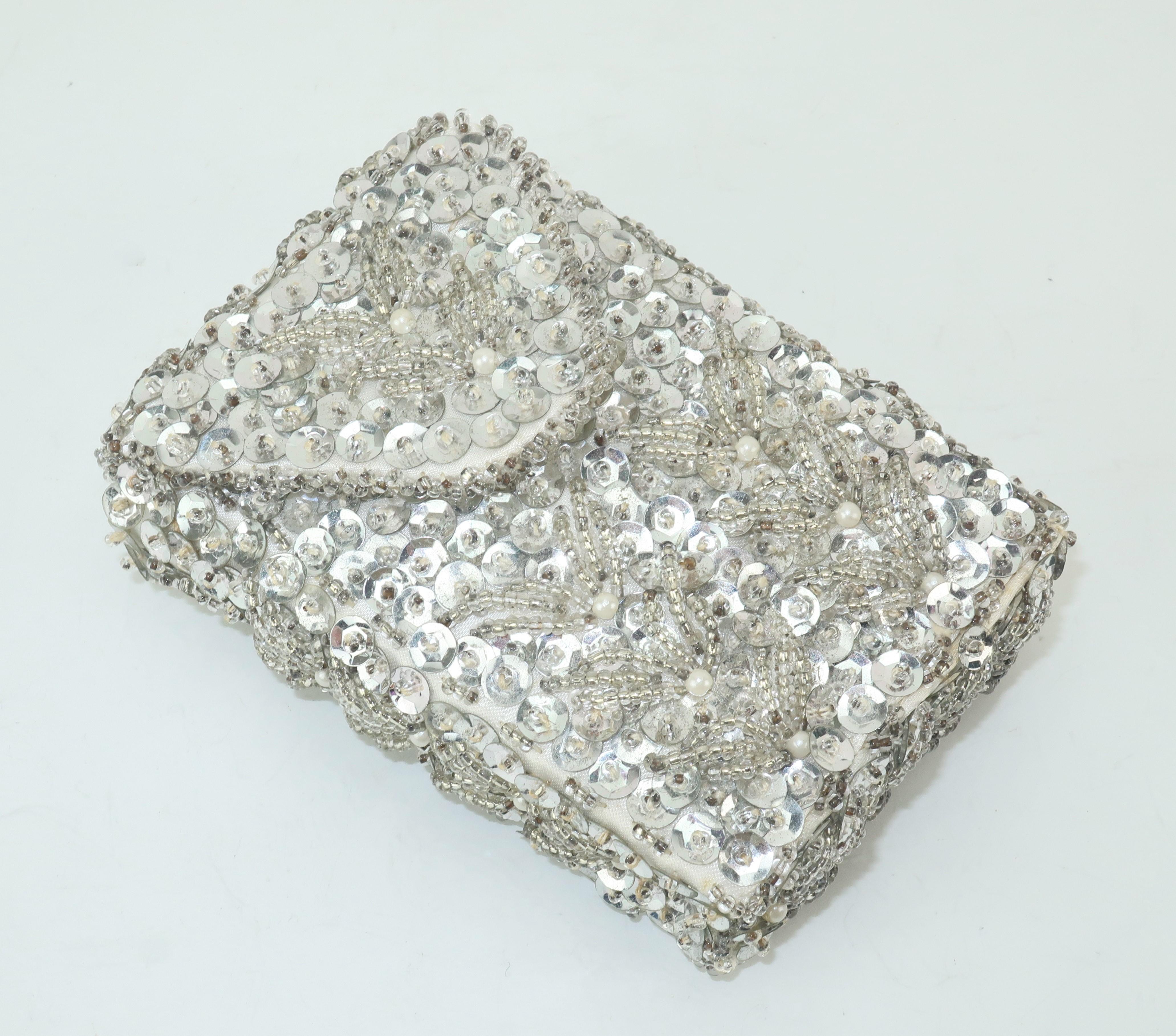 C.1960 Walborg Silver Sequin & Seed Bead Cigarette Case In Excellent Condition In Atlanta, GA