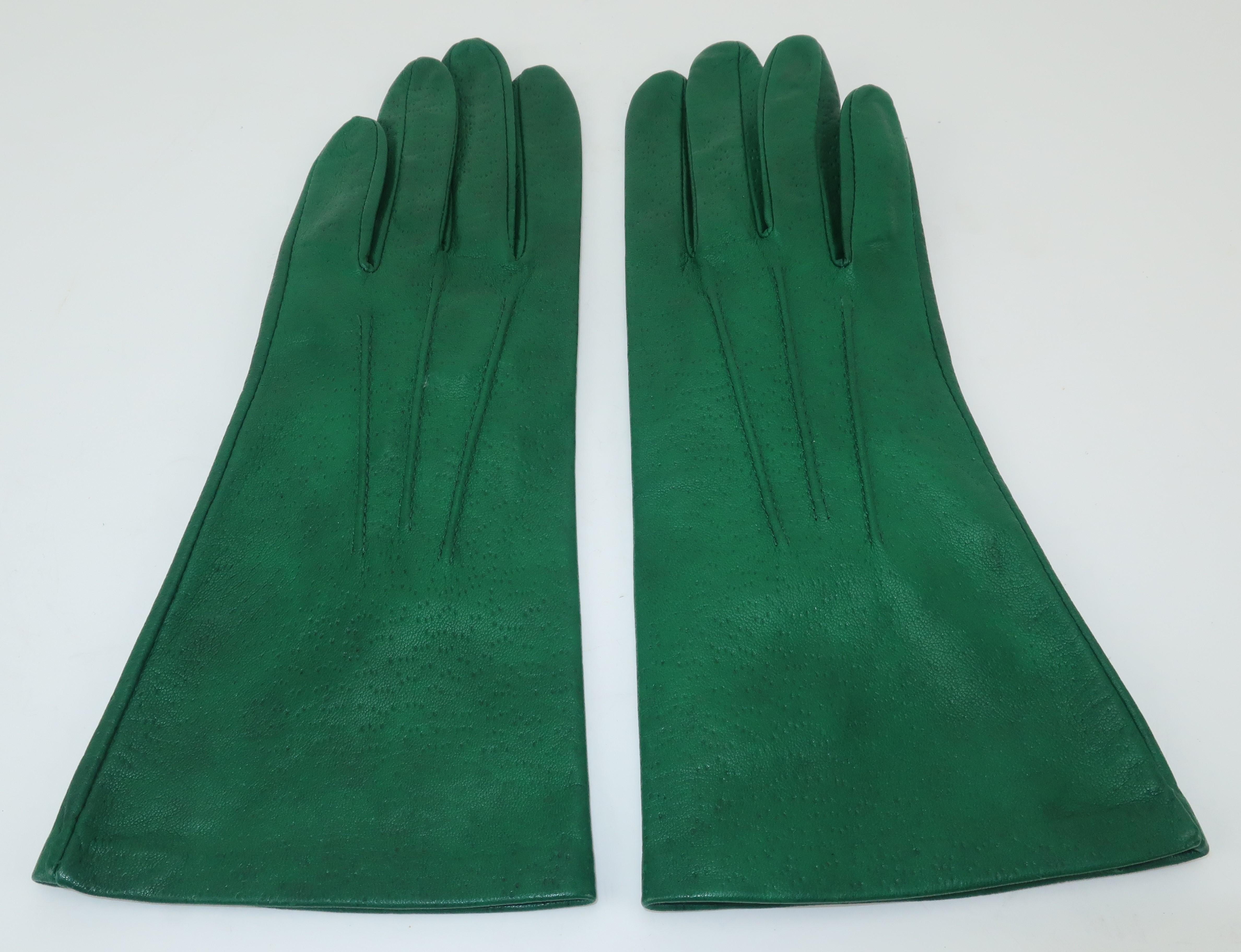 C.1960 Emerald Green Textured Leather Gloves 2