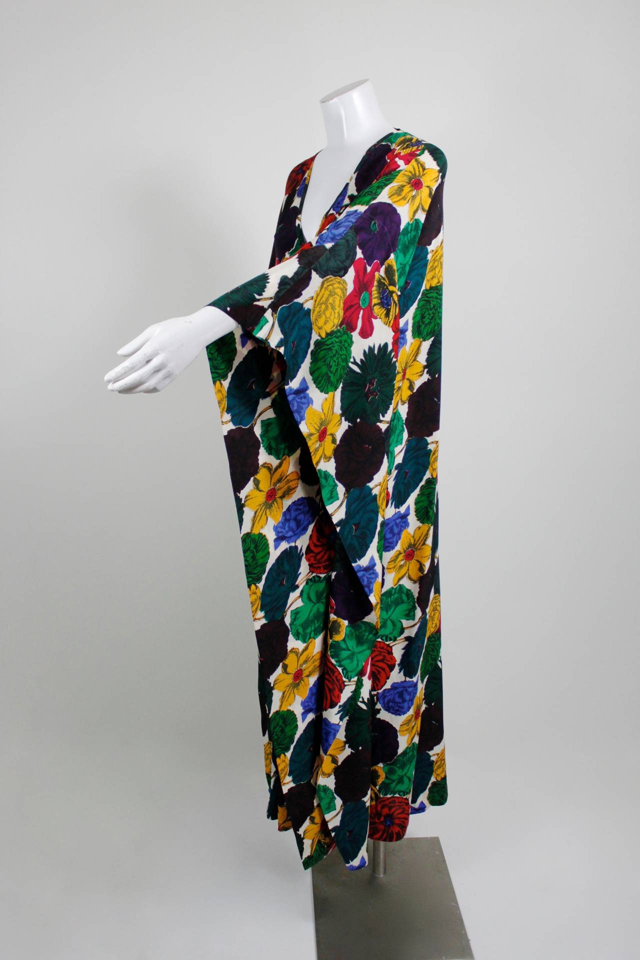 1960s Vibrant Multicolored Silk Caftan In Excellent Condition In Los Angeles, CA