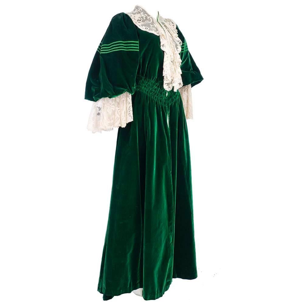 Early 1900's House of Worth Green Velvet Dressing Gown For Sale
