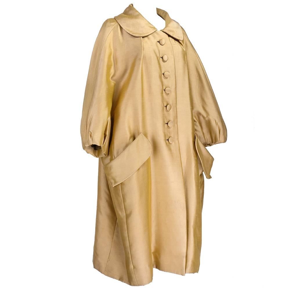 Christian Dior London Made 1950s Coat in Gold In Excellent Condition For Sale In Los Angeles, CA