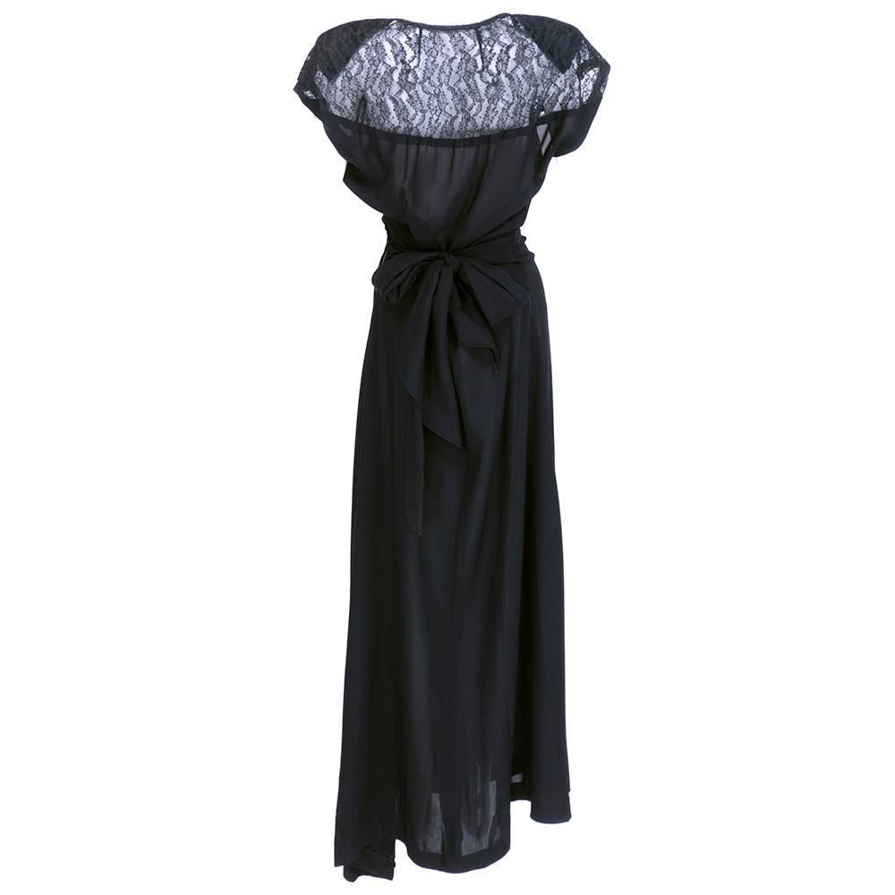 1940s Black Crepe Evening Gown with Sequin Applique In Excellent Condition For Sale In Los Angeles, CA