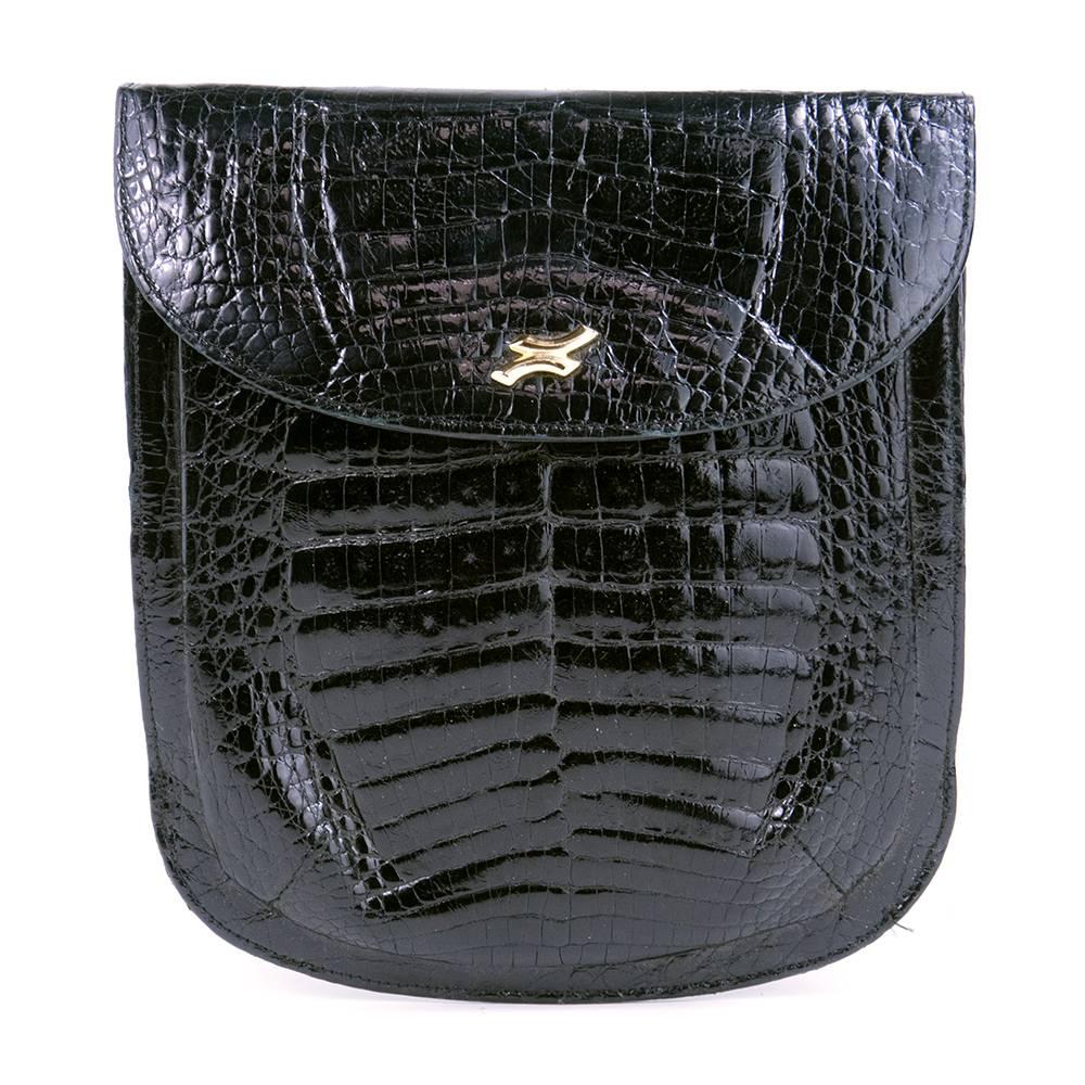90s AR Black Crossbody Alligator Pouch In Excellent Condition For Sale In Los Angeles, CA