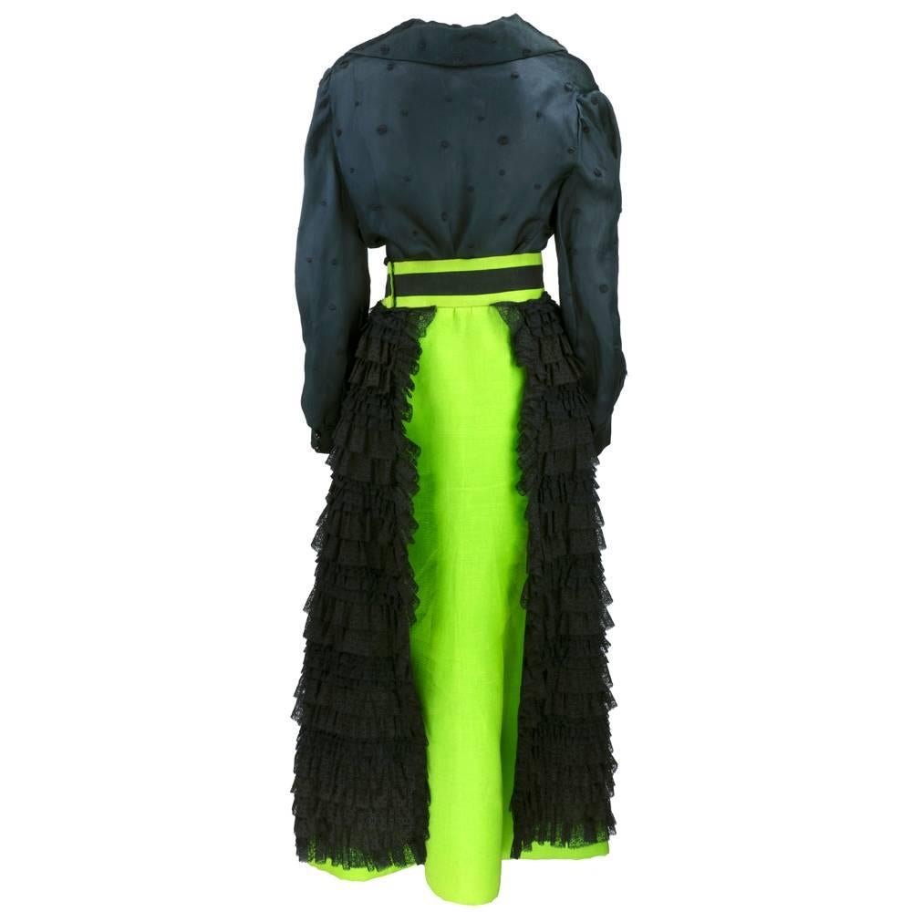 Roberto Capucci  Black and Green Evening Ensemble with Bell In Excellent Condition For Sale In Los Angeles, CA