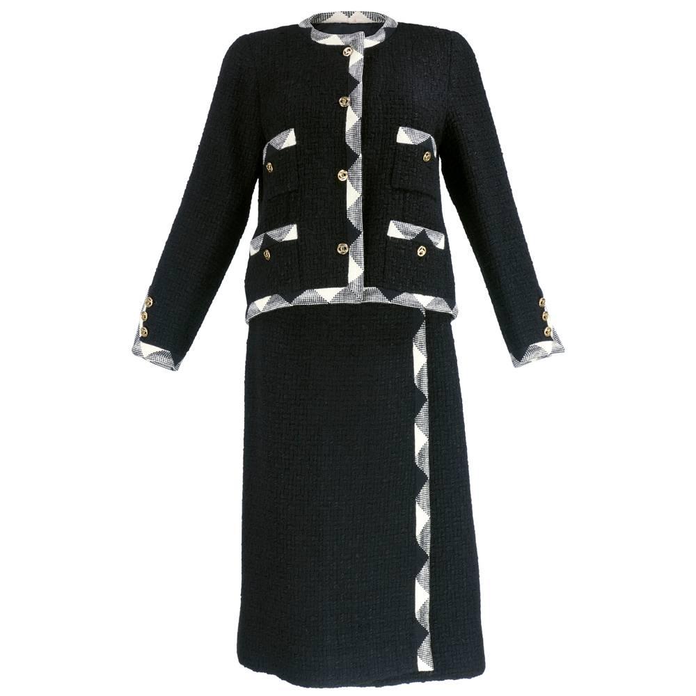 60s Chanel Boutique Classic Black Wool Boucle Suit For Sale