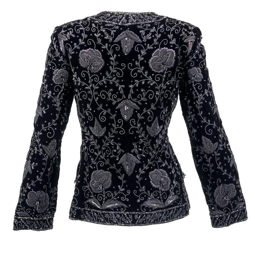 80s de la Renta (Attributed) Black Heavily Embellished Velvet Evening Jacket In Excellent Condition For Sale In Los Angeles, CA