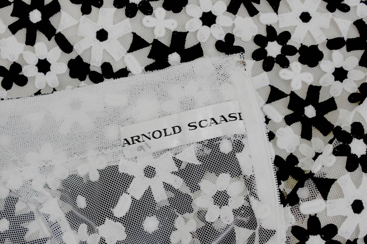 1960s Arnold Scaasi Monochrome Daisy Embroidered Party Dress For Sale 5