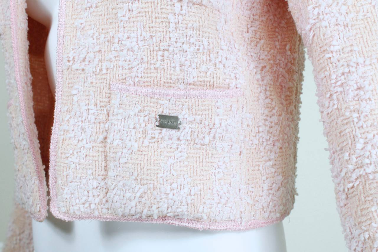 Women's Chanel Blush Pink Houndstooth Bouclé Jacket