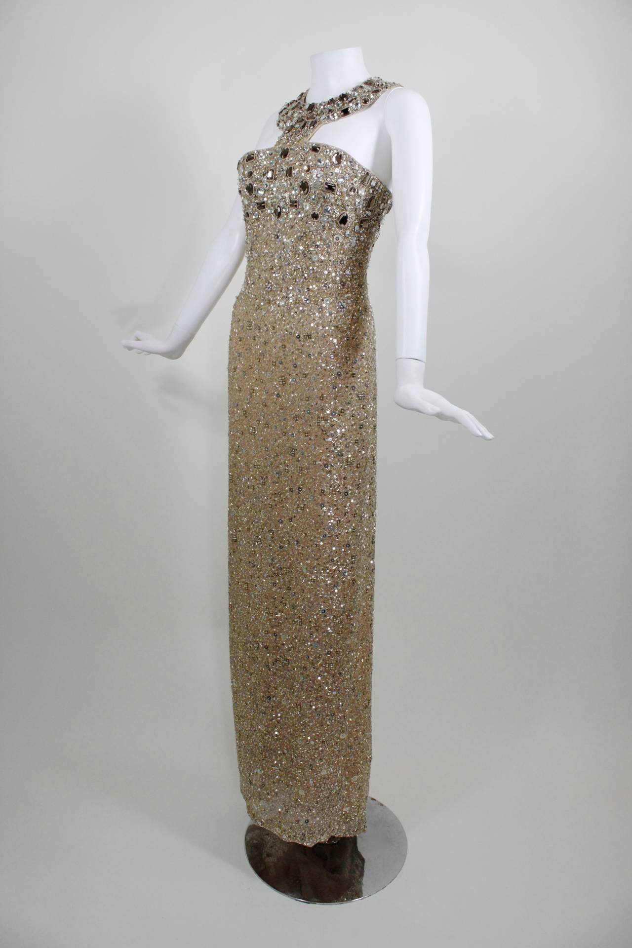 Oscar de la Renta Dazzling Champagne Beaded Egyptian Collar Gown In Excellent Condition In Los Angeles, CA