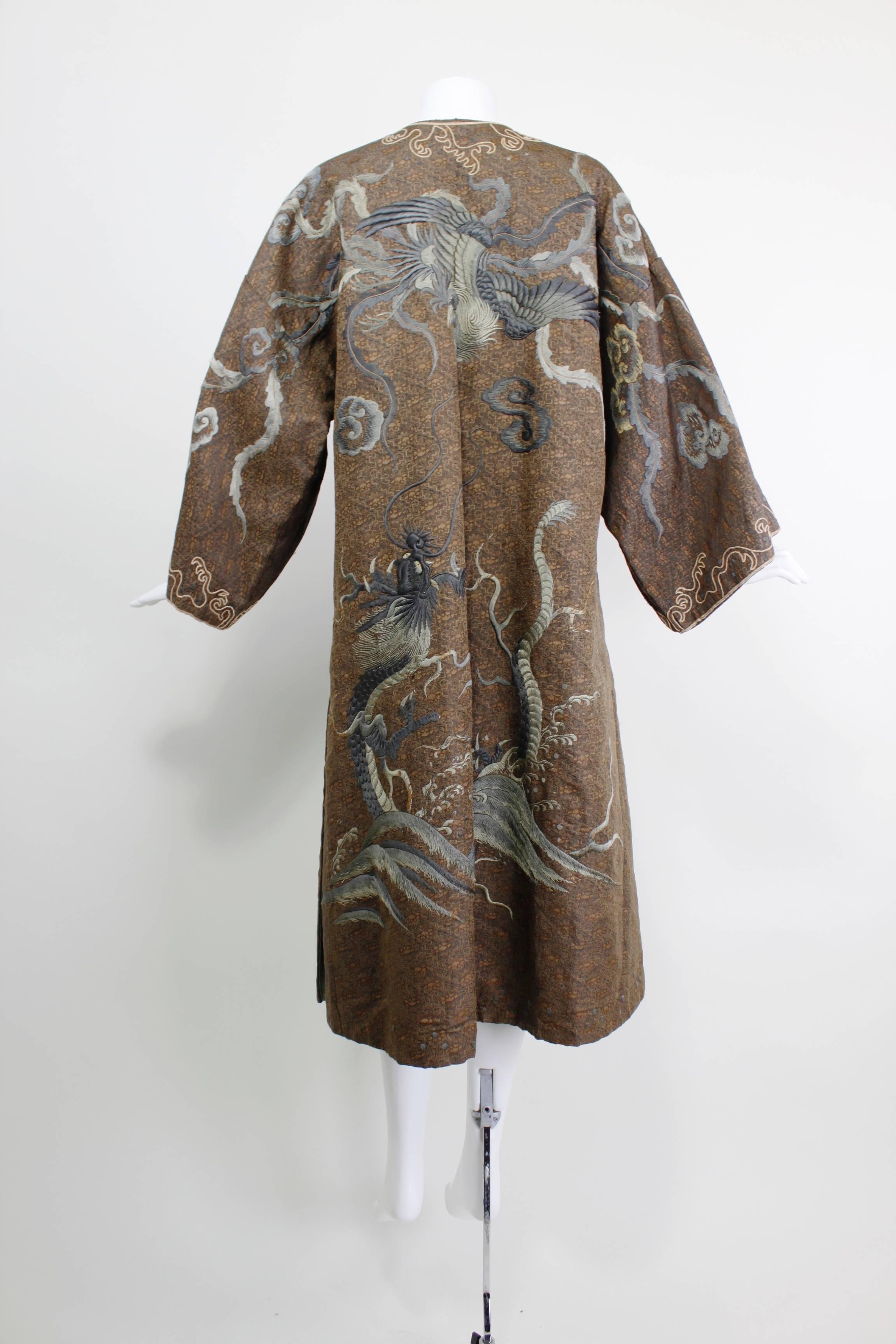 Women's 1920s Japanese Embroidered Dragon Motif Coat For Sale