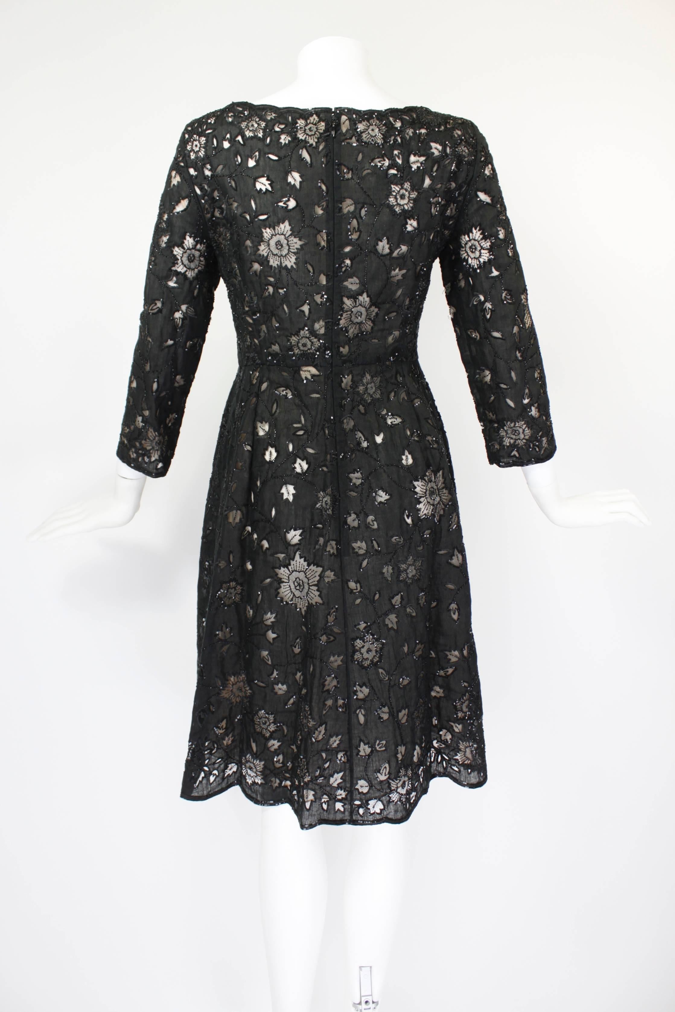 Oscar De La Renta Black Beaded Illusion Lace Organza Cocktail Dress In Excellent Condition For Sale In Los Angeles, CA