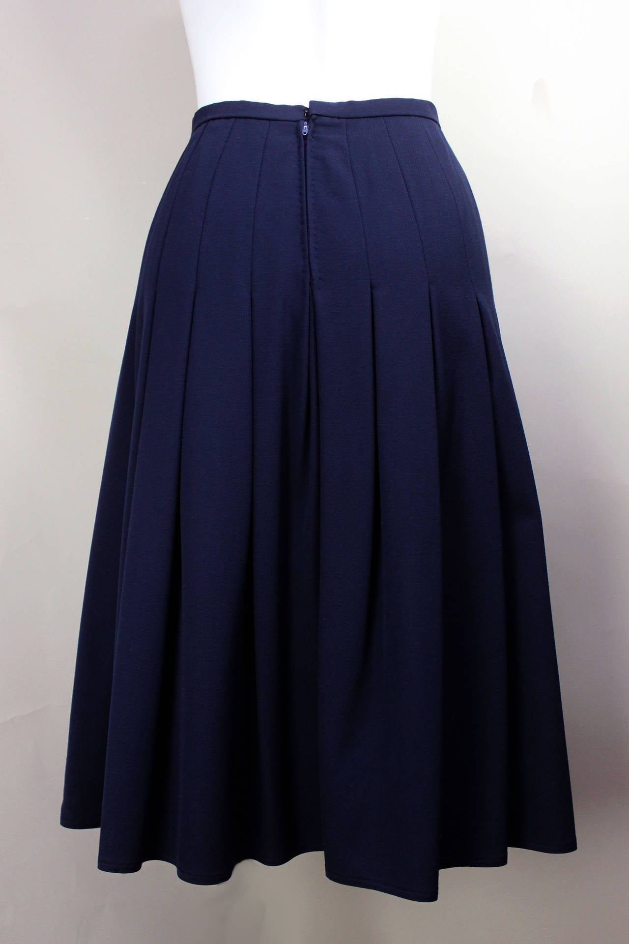 1980s Pleated Navy Chloe Skirt In Excellent Condition In New York, NY