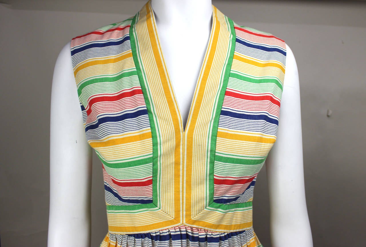 1970s Victor Costa Bright and Flouncy Cotton Day Dress In Excellent Condition For Sale In New York, NY