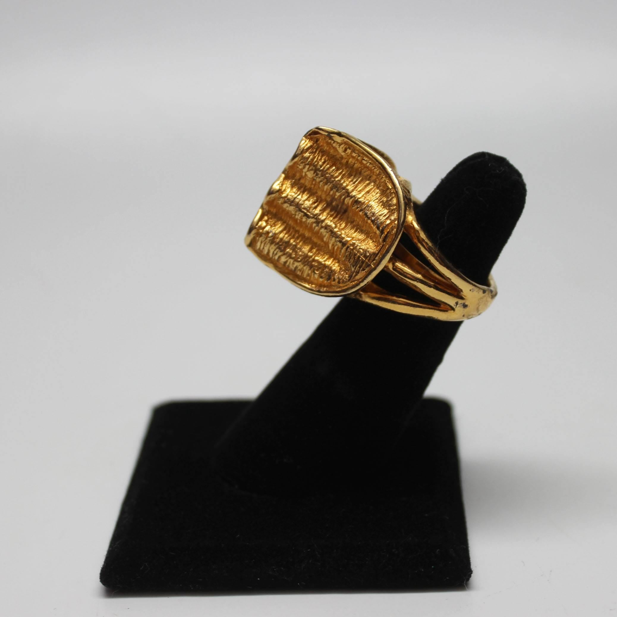 1960s Kenneth J Lane Sculptural Cocktail Ring In Excellent Condition For Sale In New York, NY