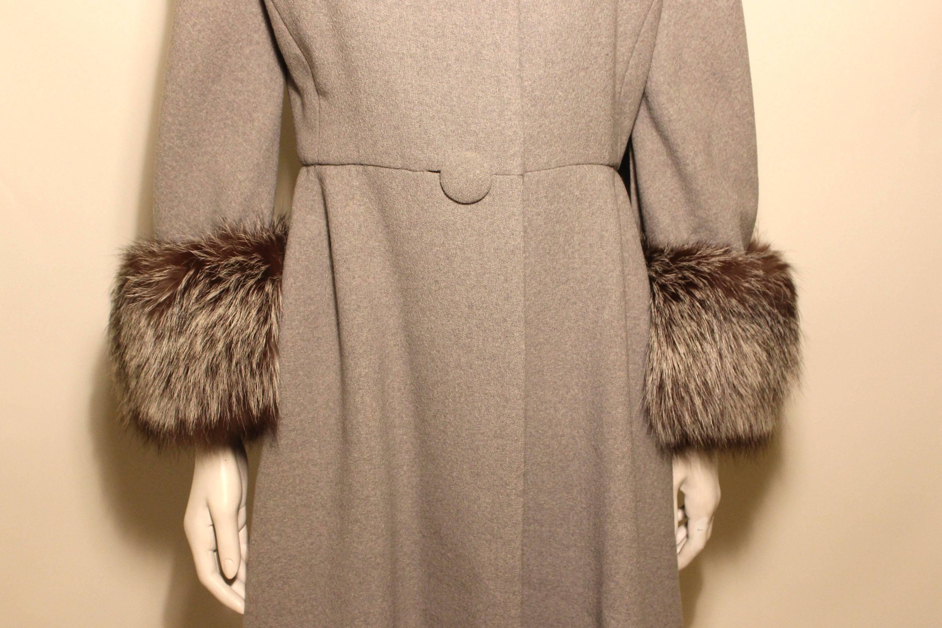 Vintage Pauline Trigere Grey Coat with Fox Trim For Sale 2