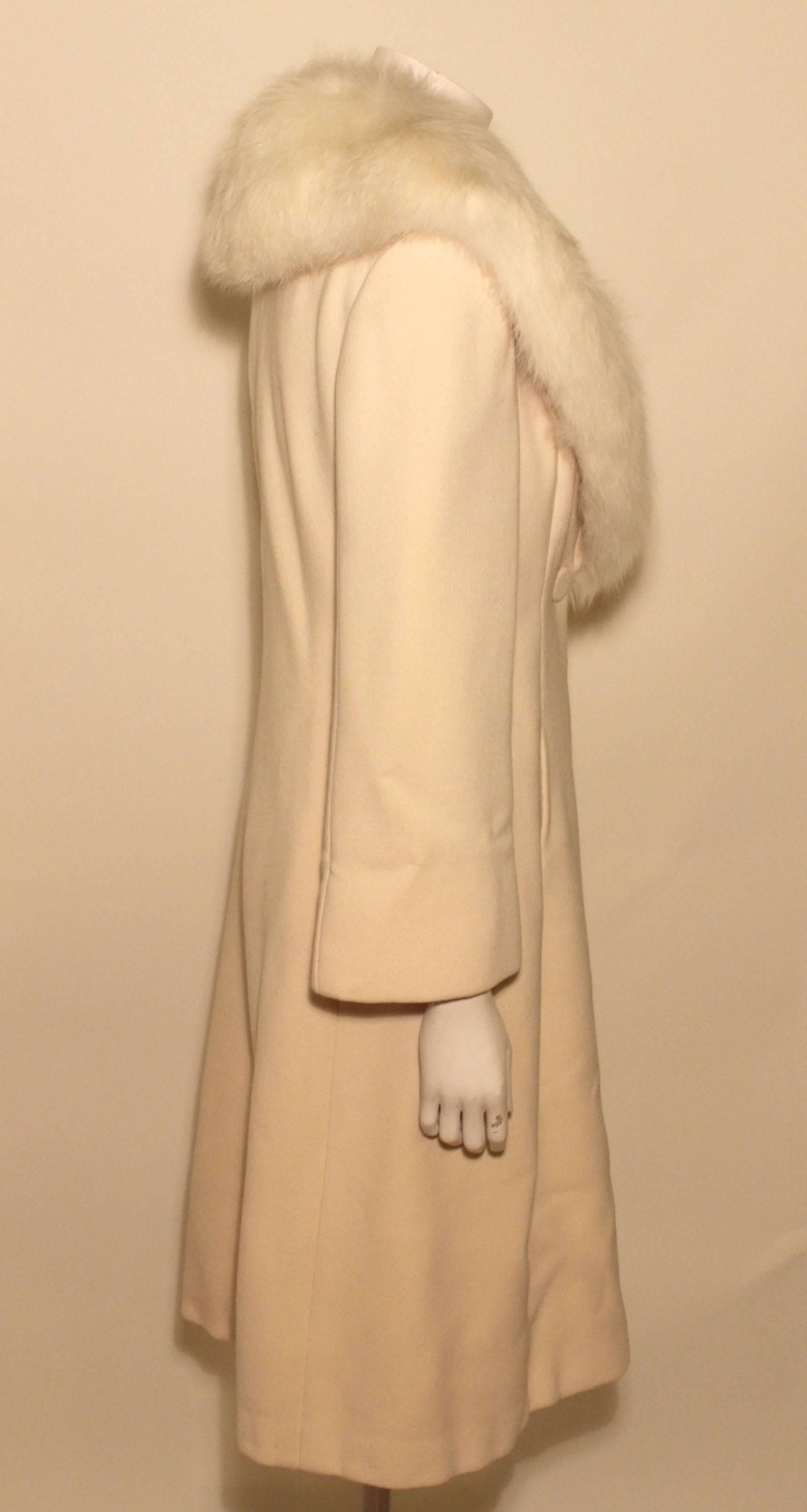 Vintage Pauline Trigere Coat with White Fox Collar In Excellent Condition In New York, NY