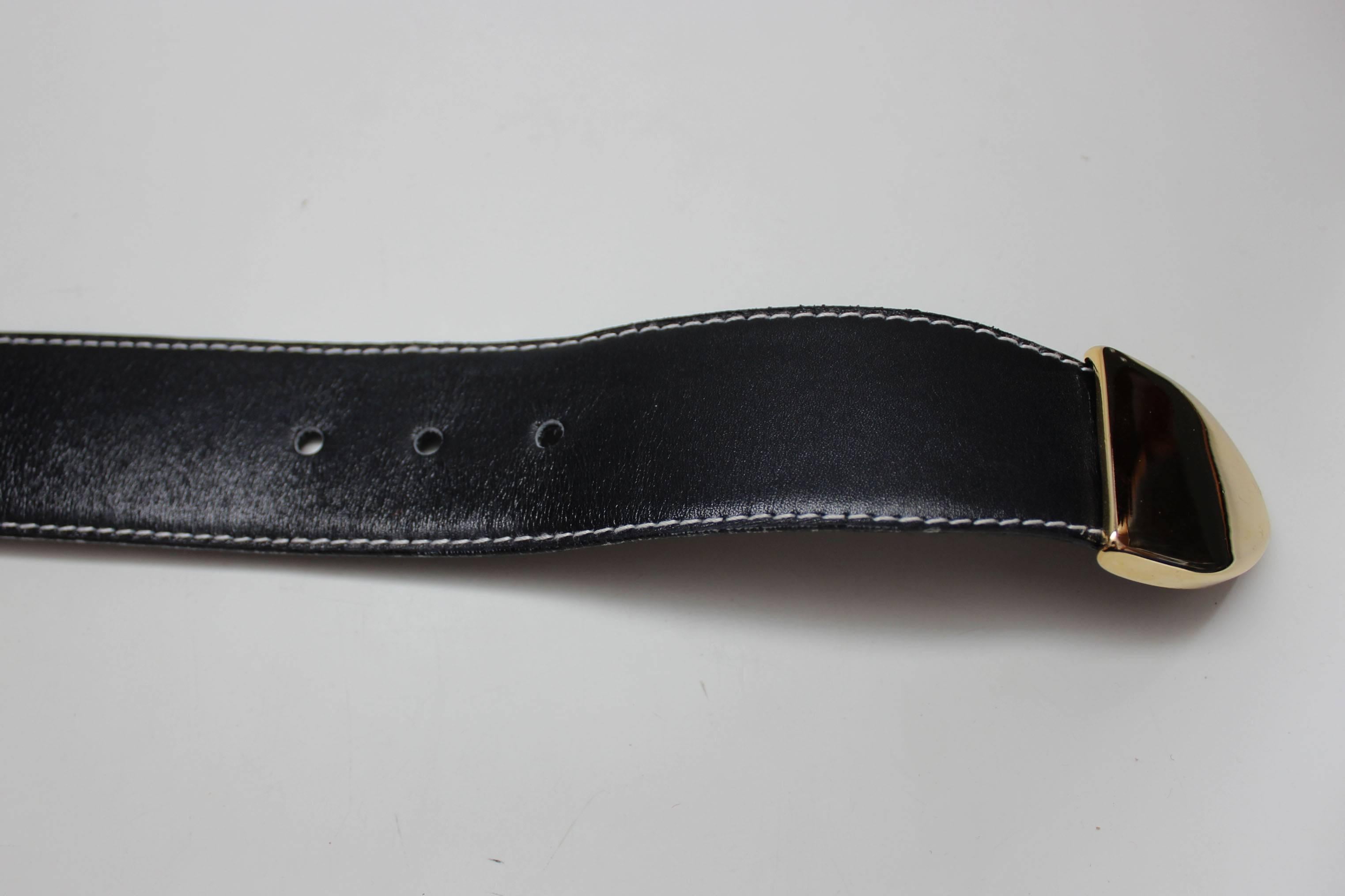 1980s Escada Navy Belt Gold Hardware In Excellent Condition For Sale In New York, NY