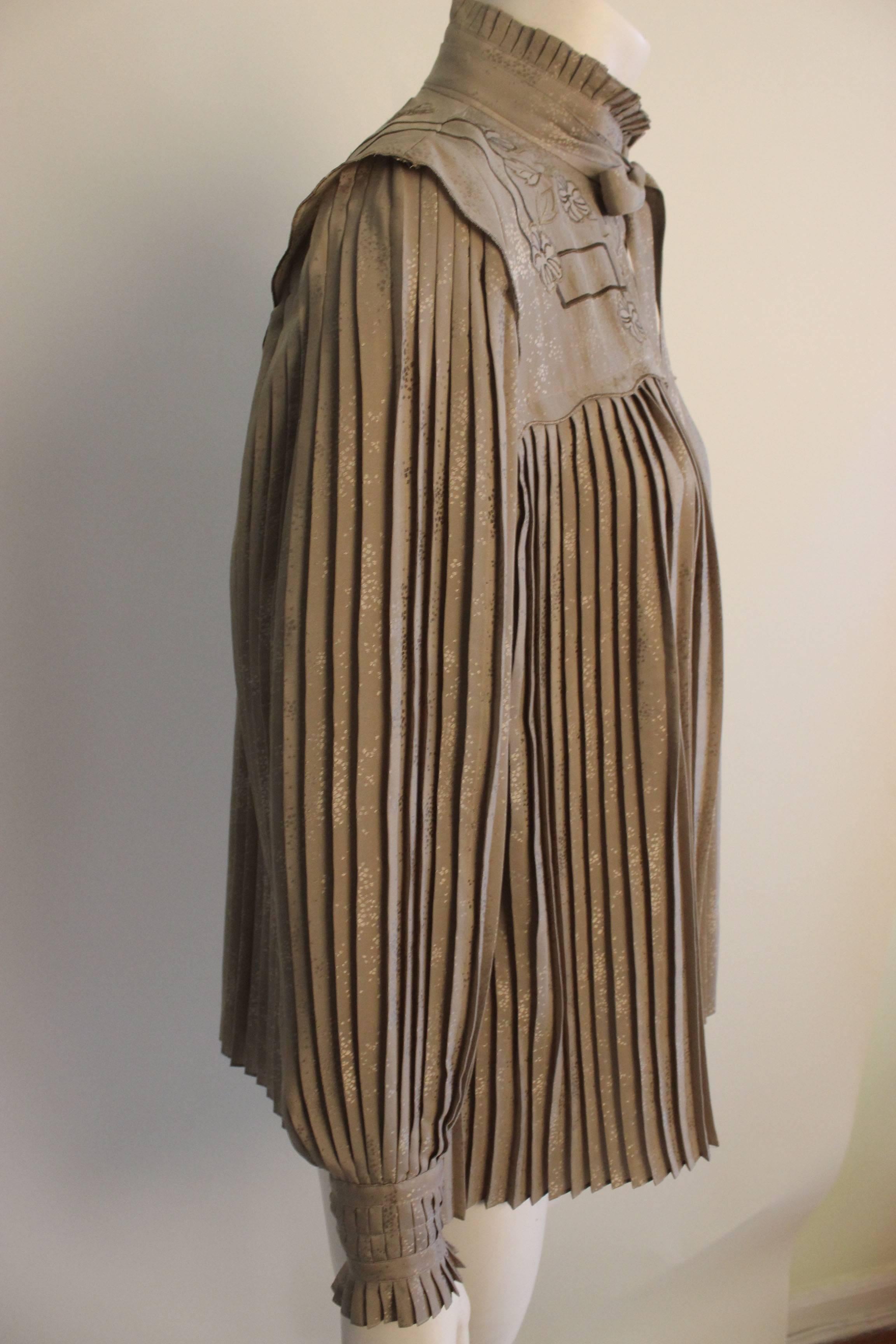 Vintage Mercedes & Adrienne Pleated Silk Blouse In Excellent Condition For Sale In New York, NY