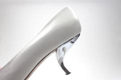 Roger Vivier White Leather Mirrored Curved Kitten Heel