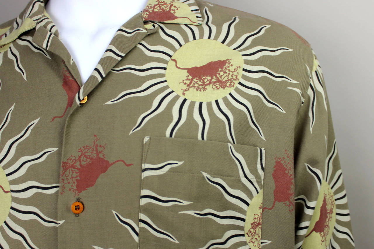 Men's Moschino Sunburst Pattern Shirt In Excellent Condition In New York, NY