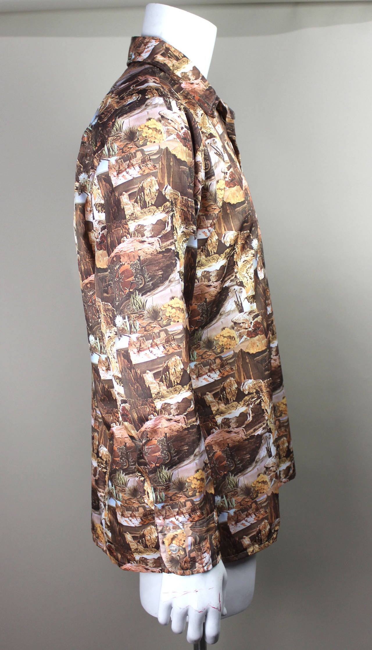 1970s Men's Exceptional Desert Photo Print Shirt In Excellent Condition In New York, NY