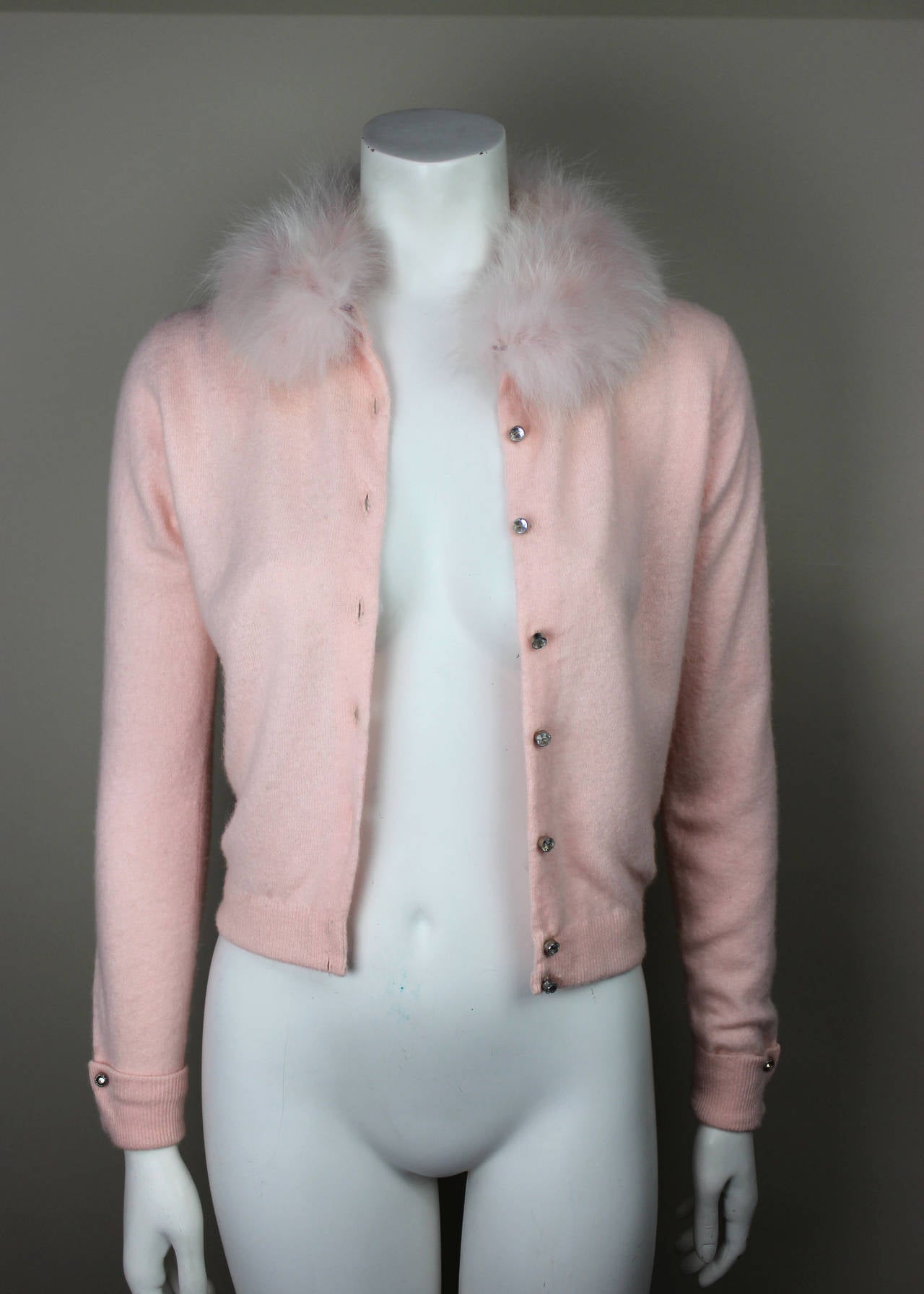 Women's 1950s Pink Cashmere Sweater with Matching Fox Collar