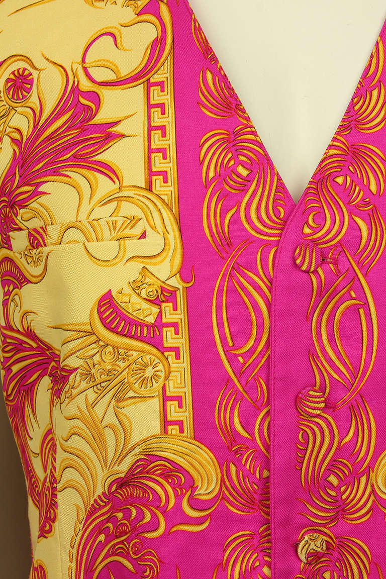Gianni Versace Mens Vibrant Silk Vest In Excellent Condition In New York, NY