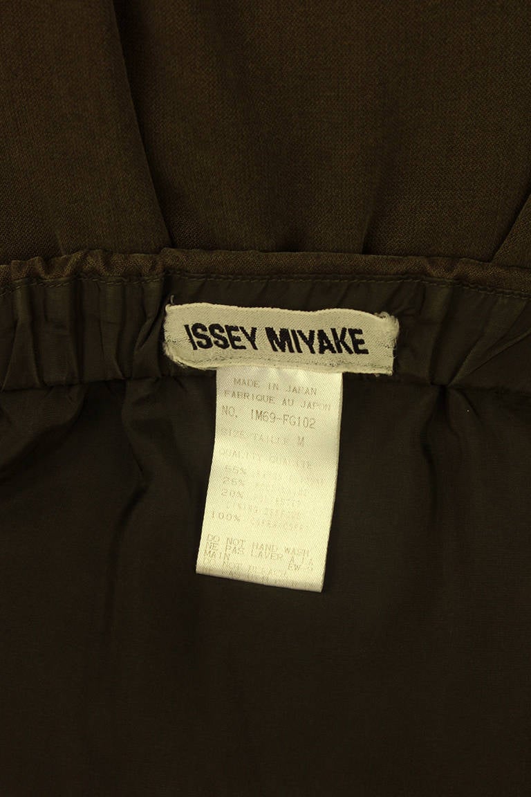 Issey Miyake 1990s Olive Pencil Skirt For Sale 1