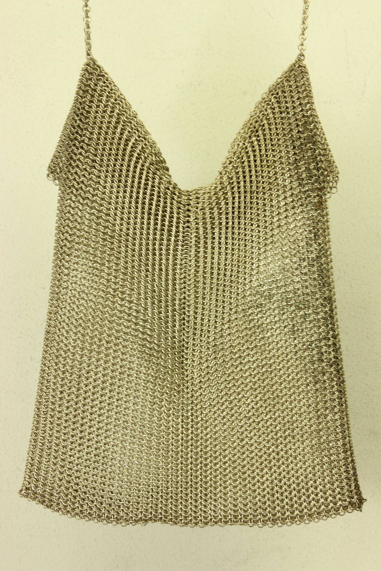 1920's Chain Mesh Bag Unique Style In Excellent Condition In New York, NY