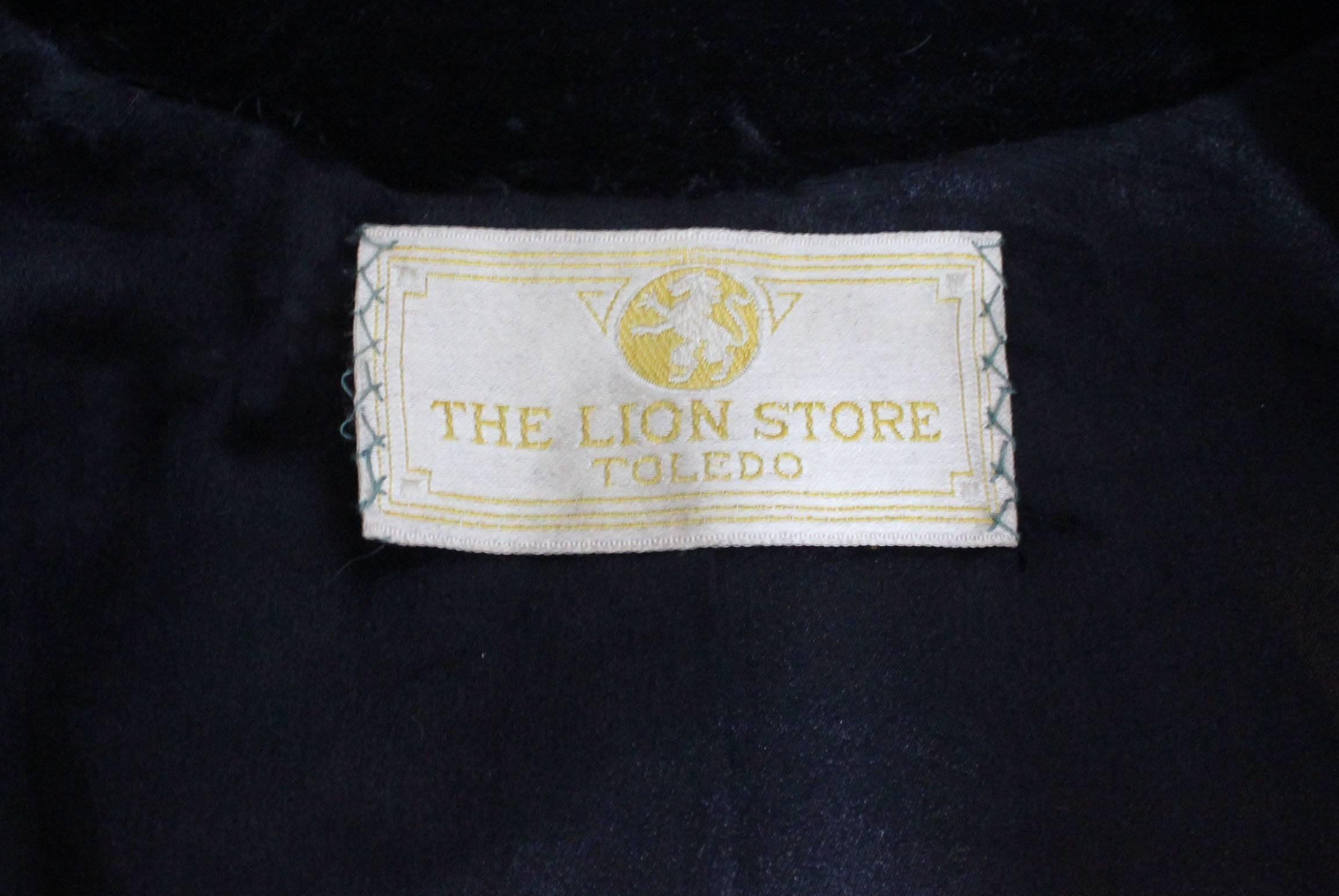 Stunning 1930s Lion Store Velvet and Fox Jacket 4