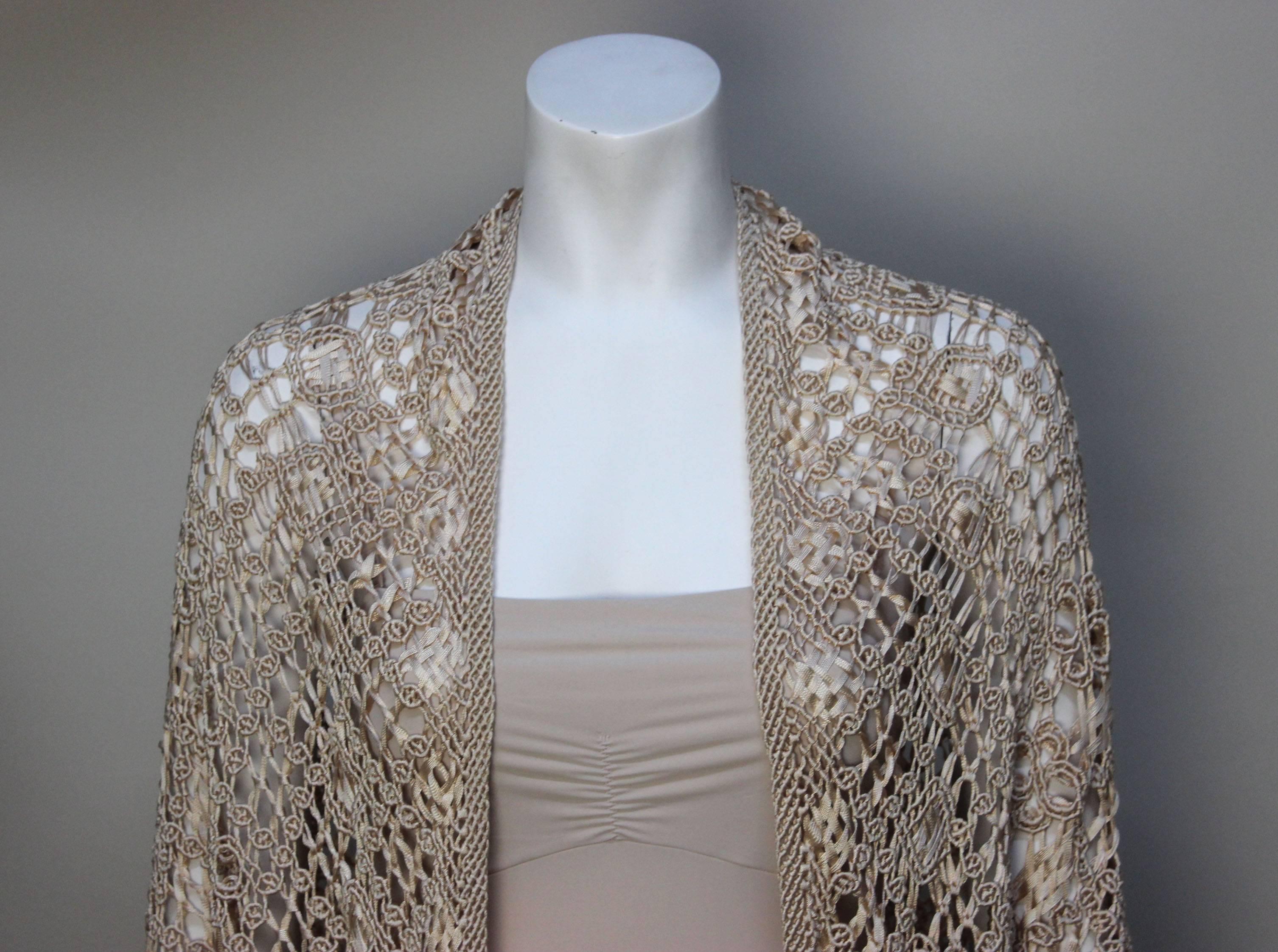 Silk Crochet Ribbon Fringed 1930s Shawl In Excellent Condition For Sale In New York, NY
