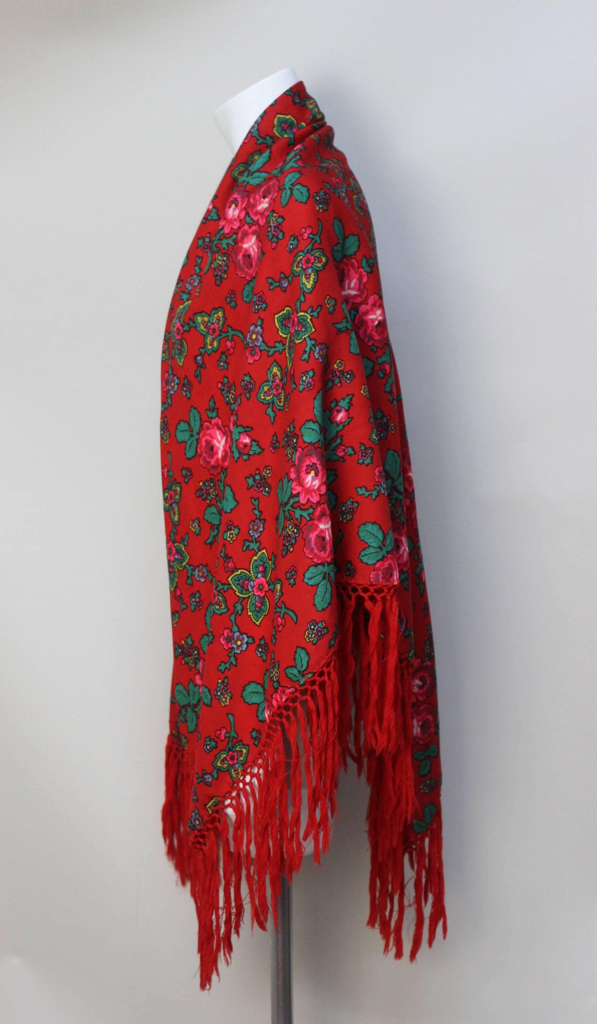 Vintage Red Russian Wool Challis Shawl with Fringe In Excellent Condition For Sale In New York, NY