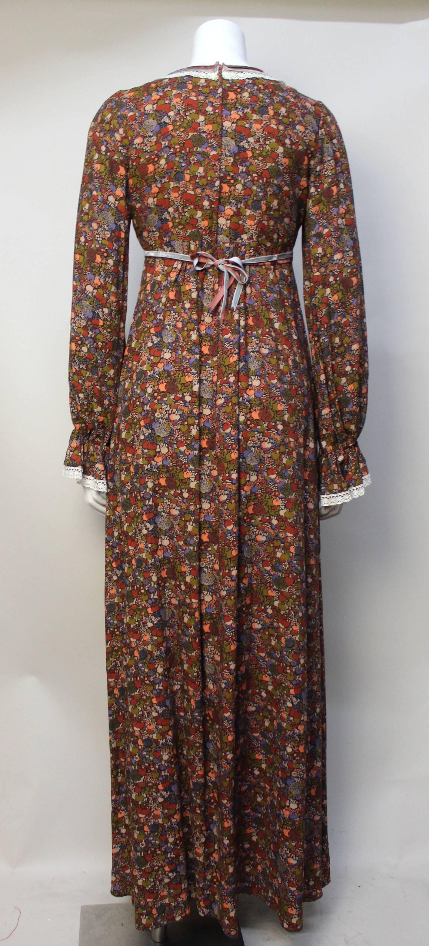 1970s John Charles Cotton Floral Folkloric Maxi Dress In Excellent Condition In New York, NY