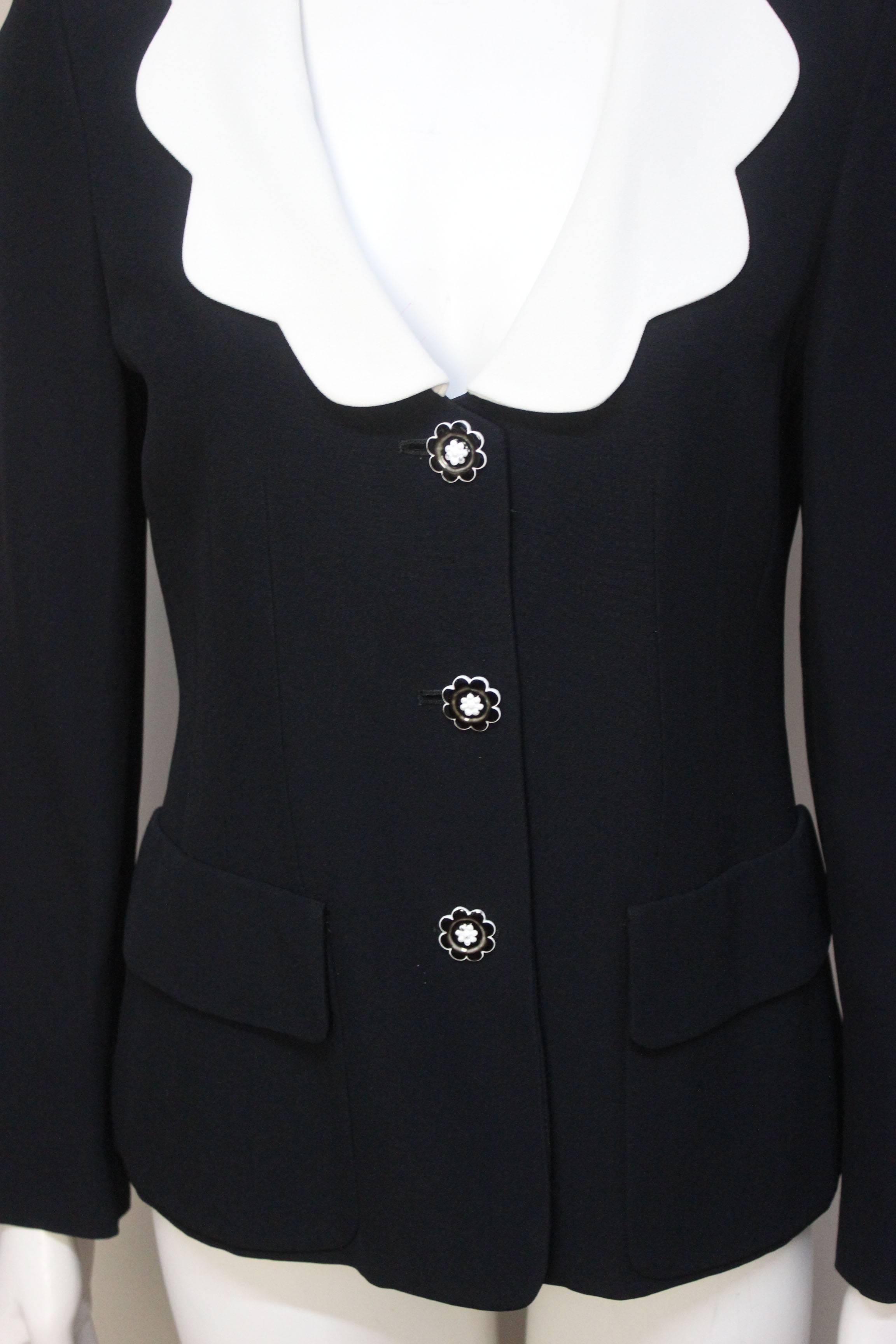 Moschino Scalloped Collar Jacket with Daisy Buttons For Sale 2