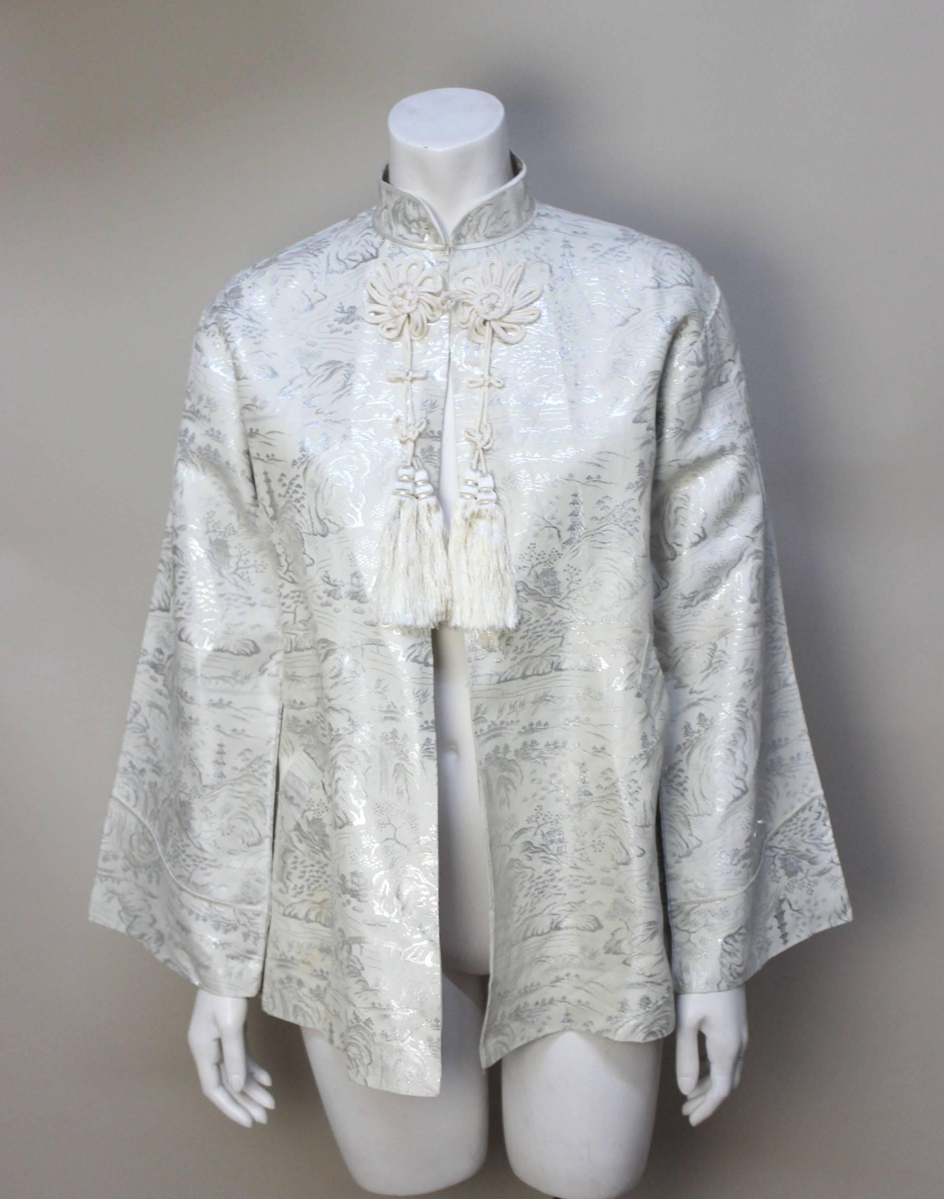 1940s Ivory Brocade Chinese Jacket with Matching Bag In Excellent Condition In New York, NY