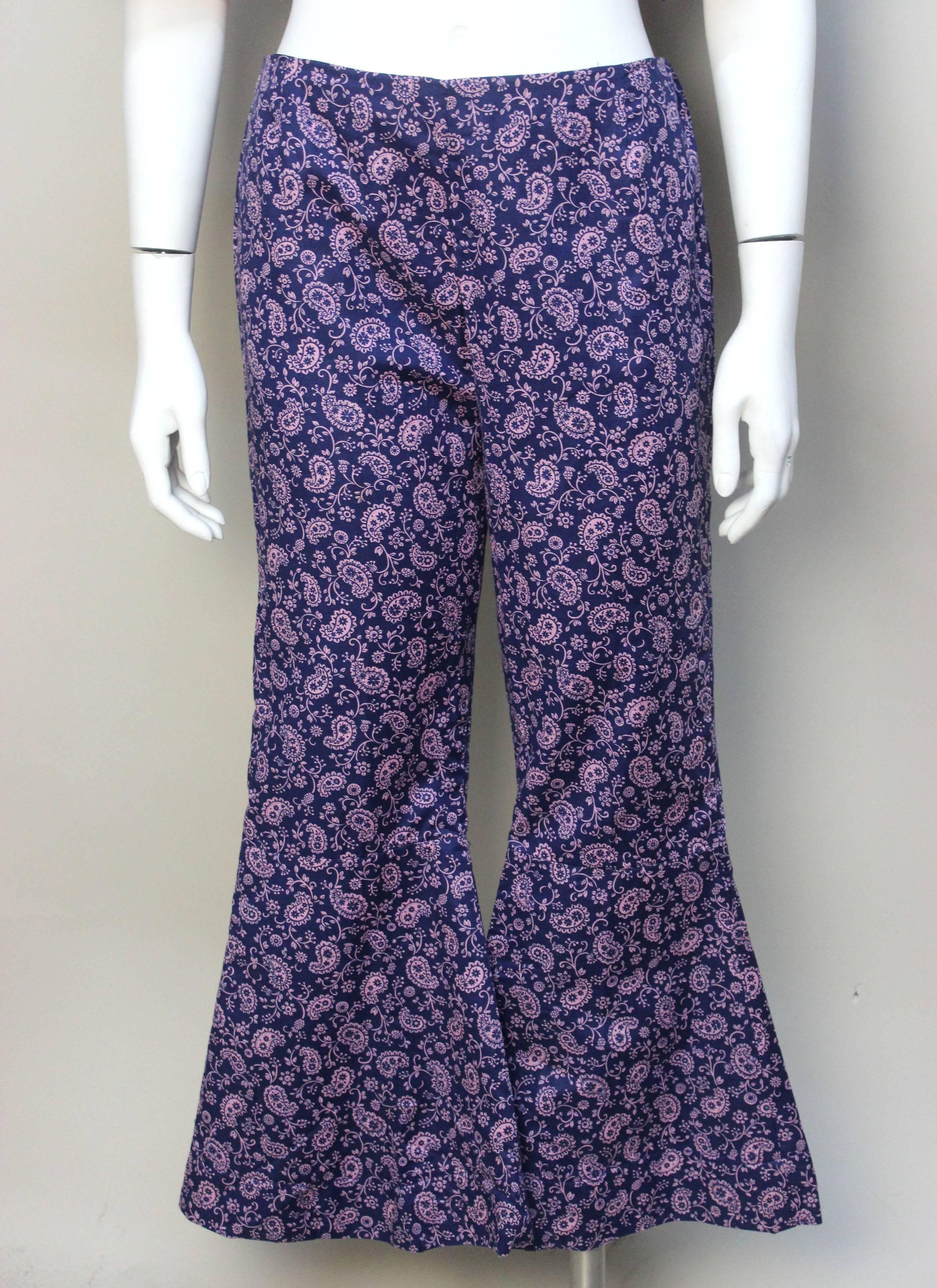 Rare 1960s Bobbie Brooks Mod 2 Piece Paisley Pant and Top Set In Excellent Condition In New York, NY