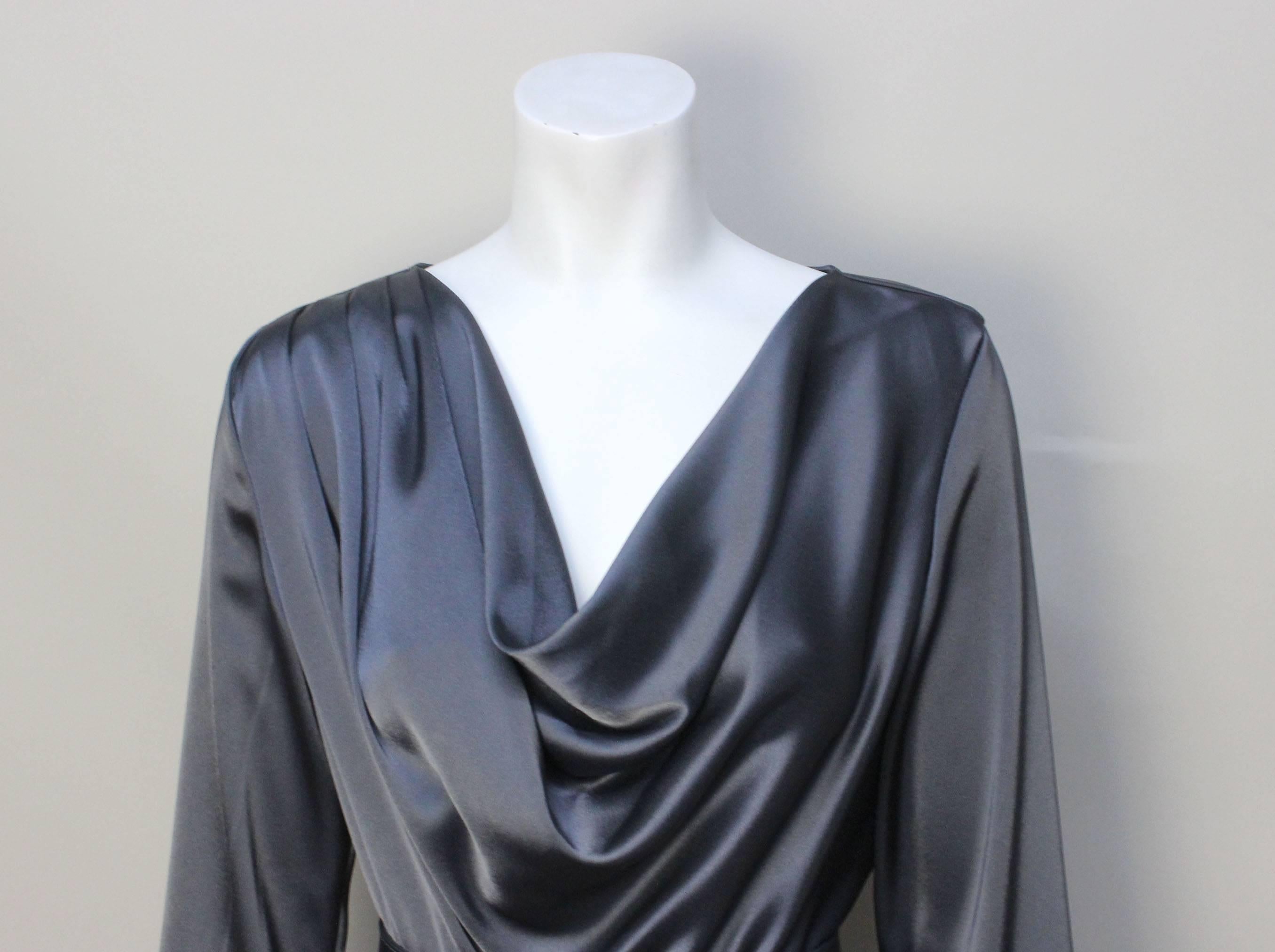 St. John Elegant Pewter Grey Dress In New Condition For Sale In New York, NY