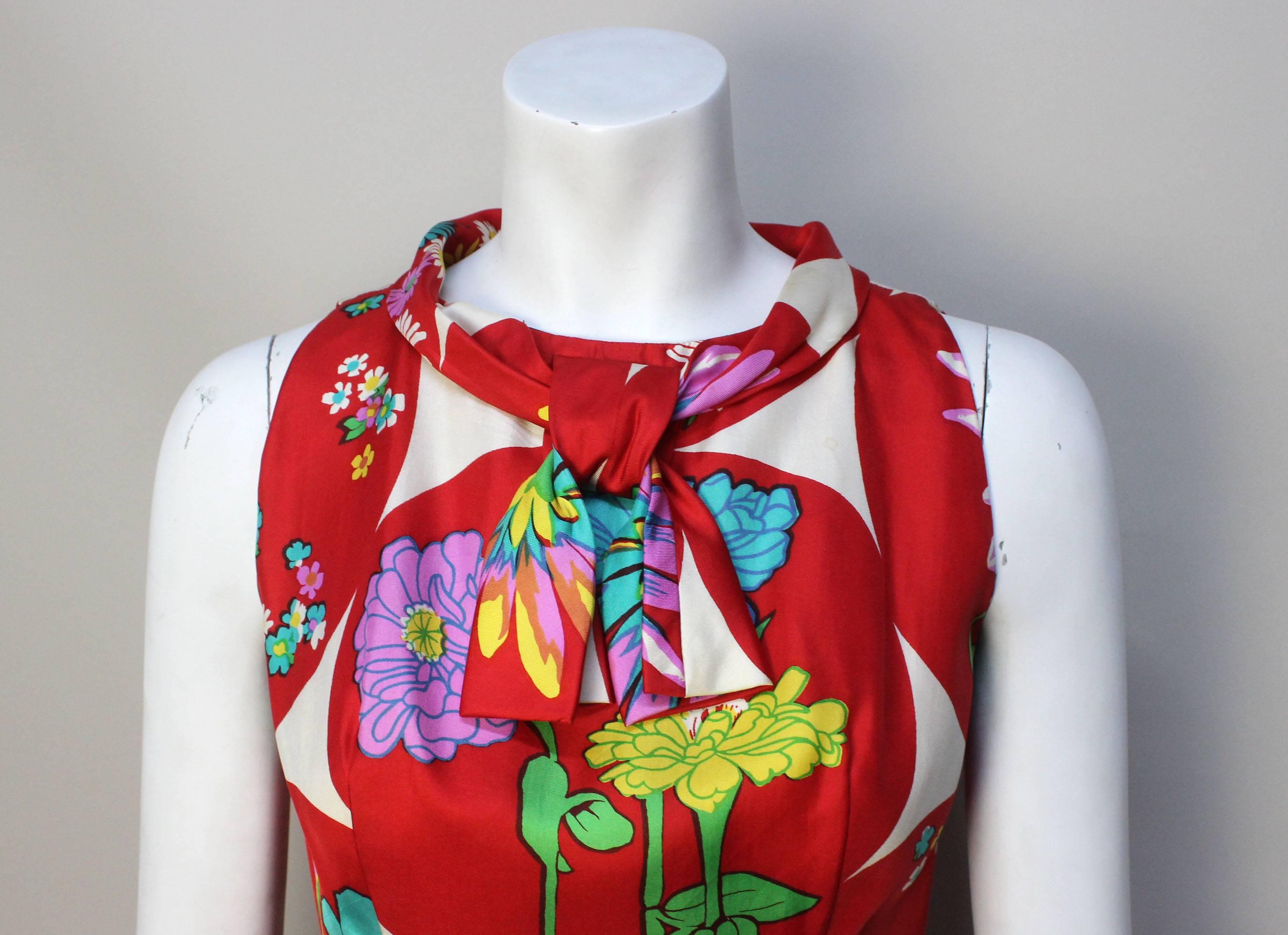 1960s British Moderns by Lito Manalang Silk Floral Dress In Excellent Condition For Sale In New York, NY