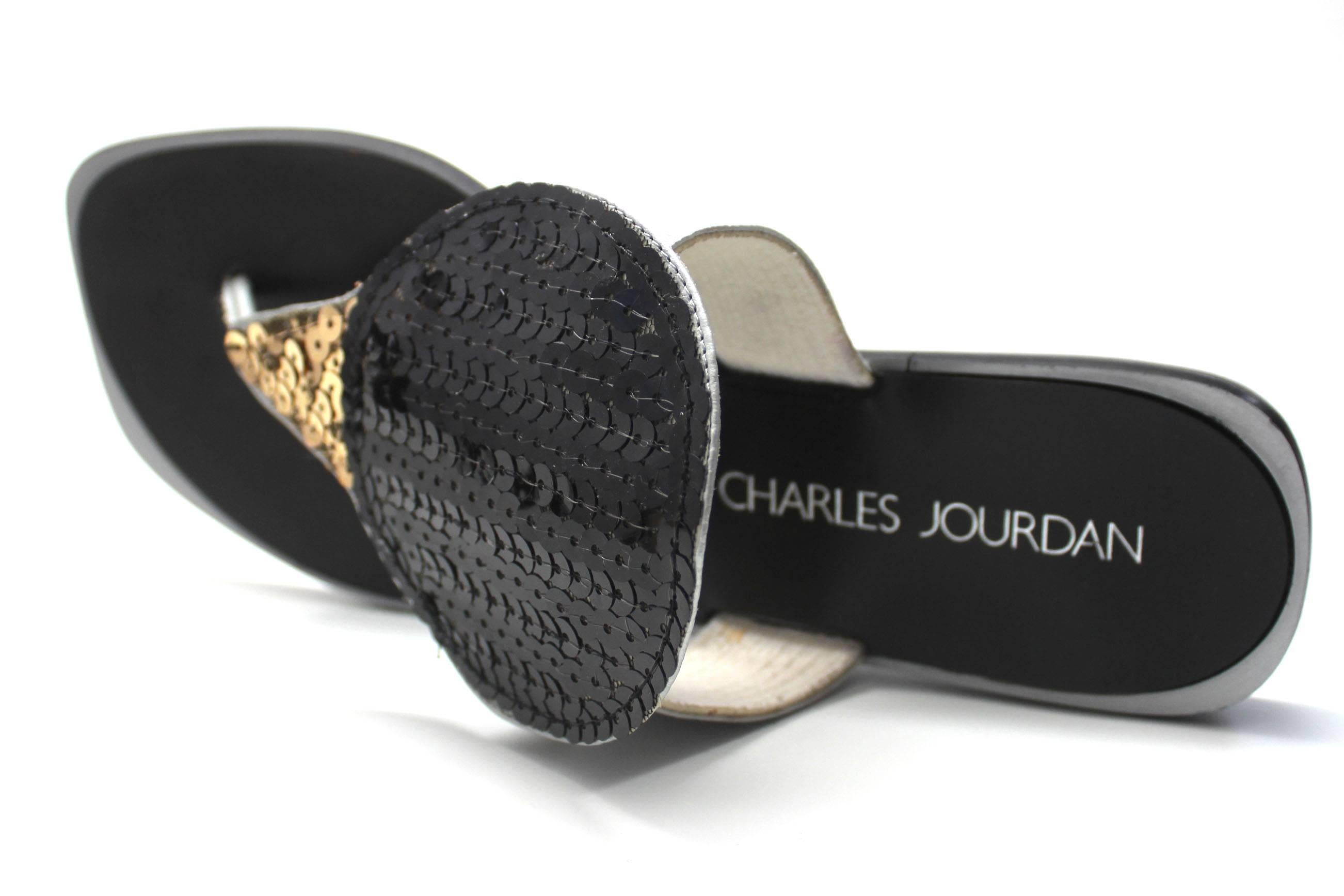 1990 Charles Jourdan Futuristic Black and Gold Sequin Sandals For Sale 1
