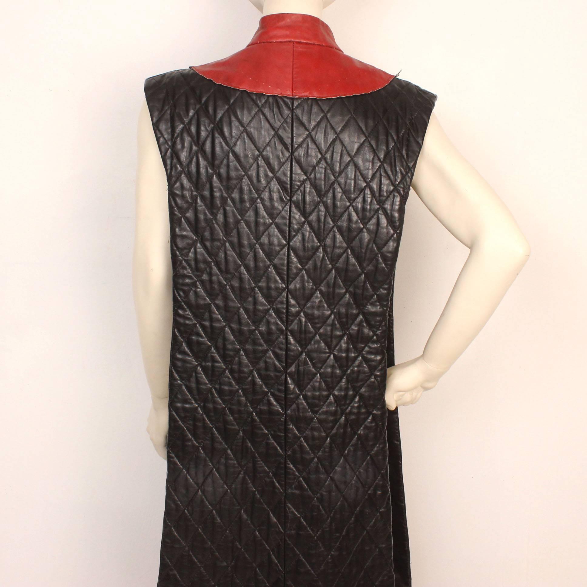  Vintage Quilted Long Leather Vest from Royal Shakespeare Theater For Sale 2