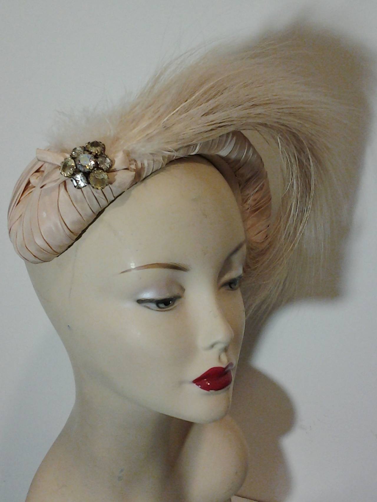Superb 1950s French Simone Geist Ballet-Inspired Egret Feather Hat In Excellent Condition In Gresham, OR