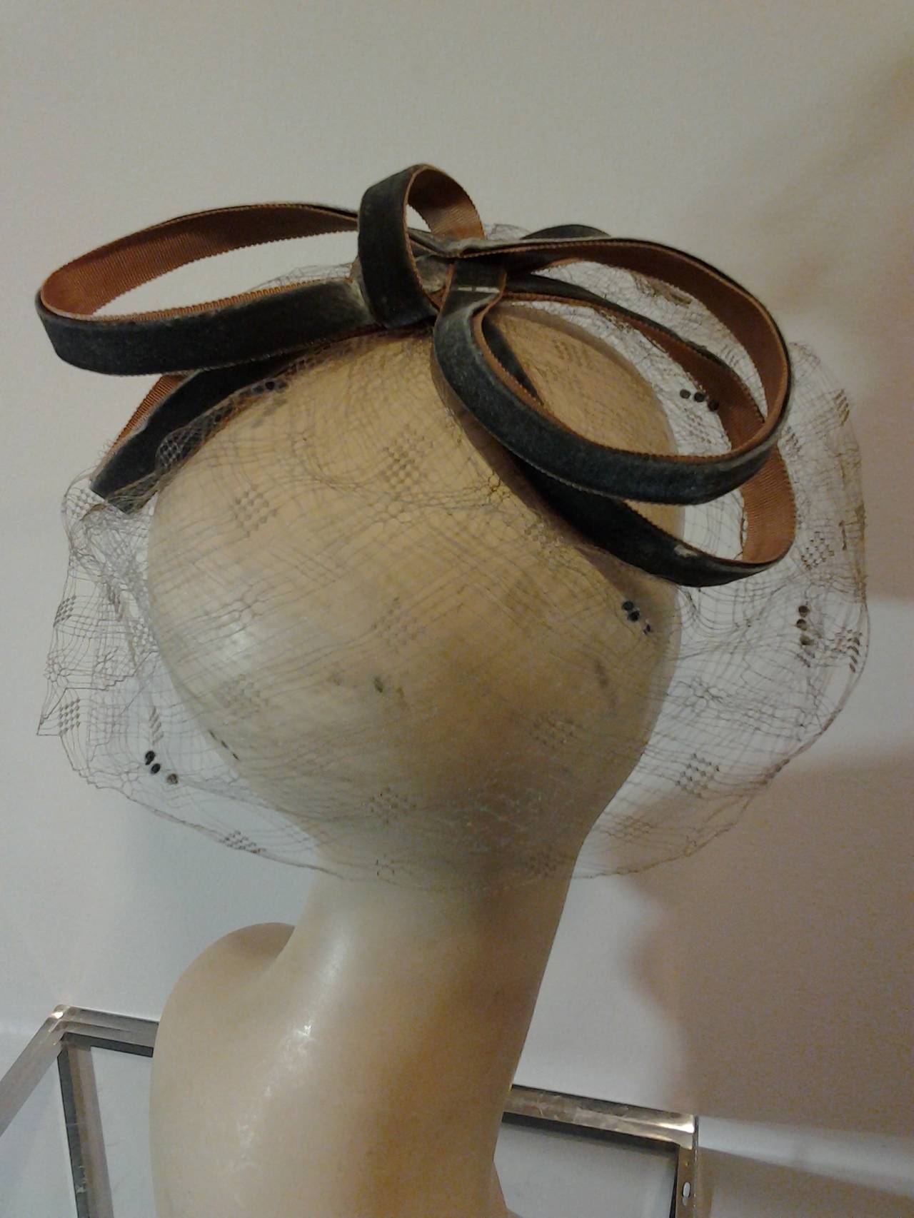 Women's 1960s Vidal Veiled Ribbon Fascinator Hat