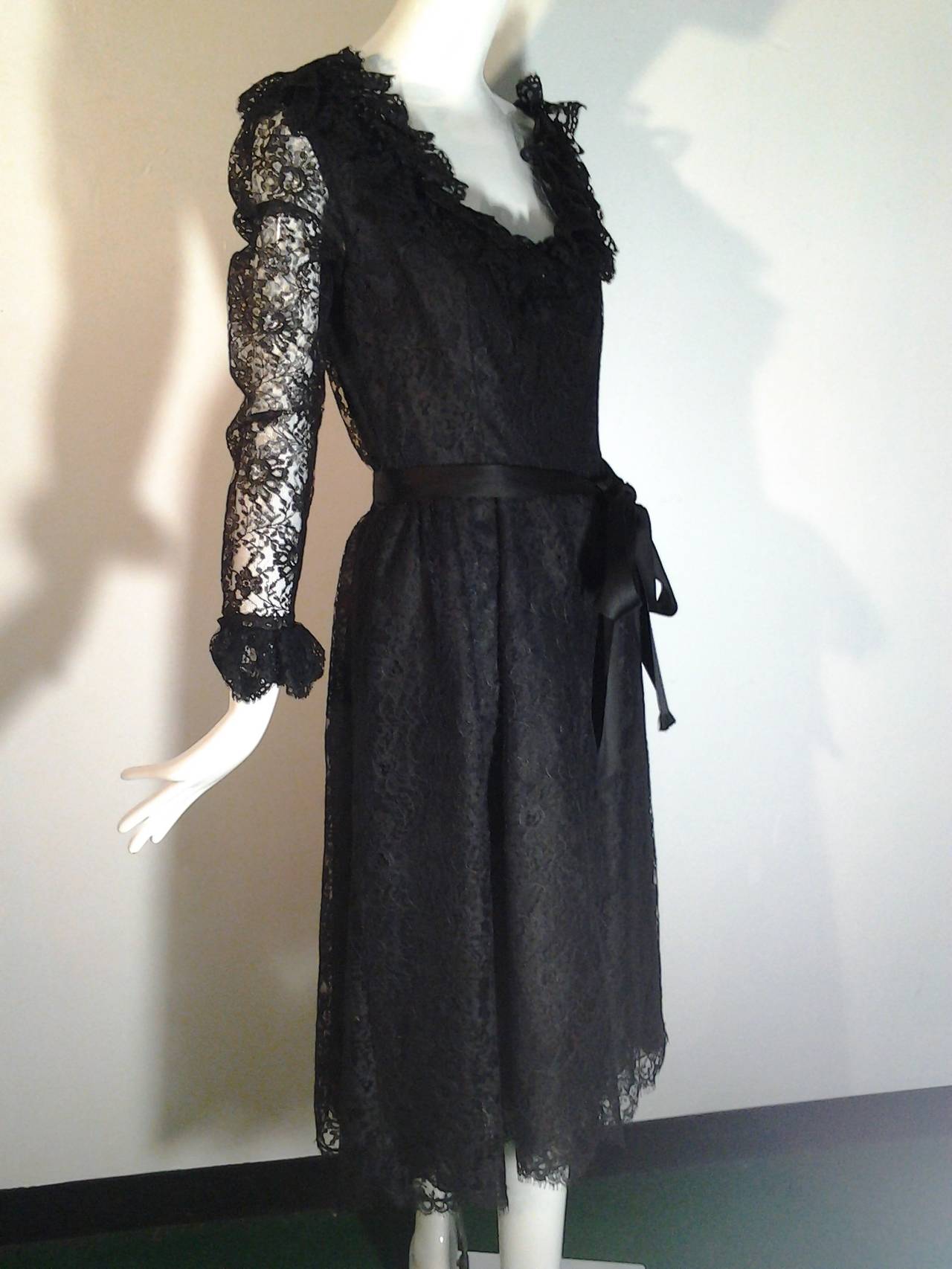 1970s Oscar de La Renta Lace Illusion and Ruffle Cocktail Dress In Excellent Condition In Gresham, OR
